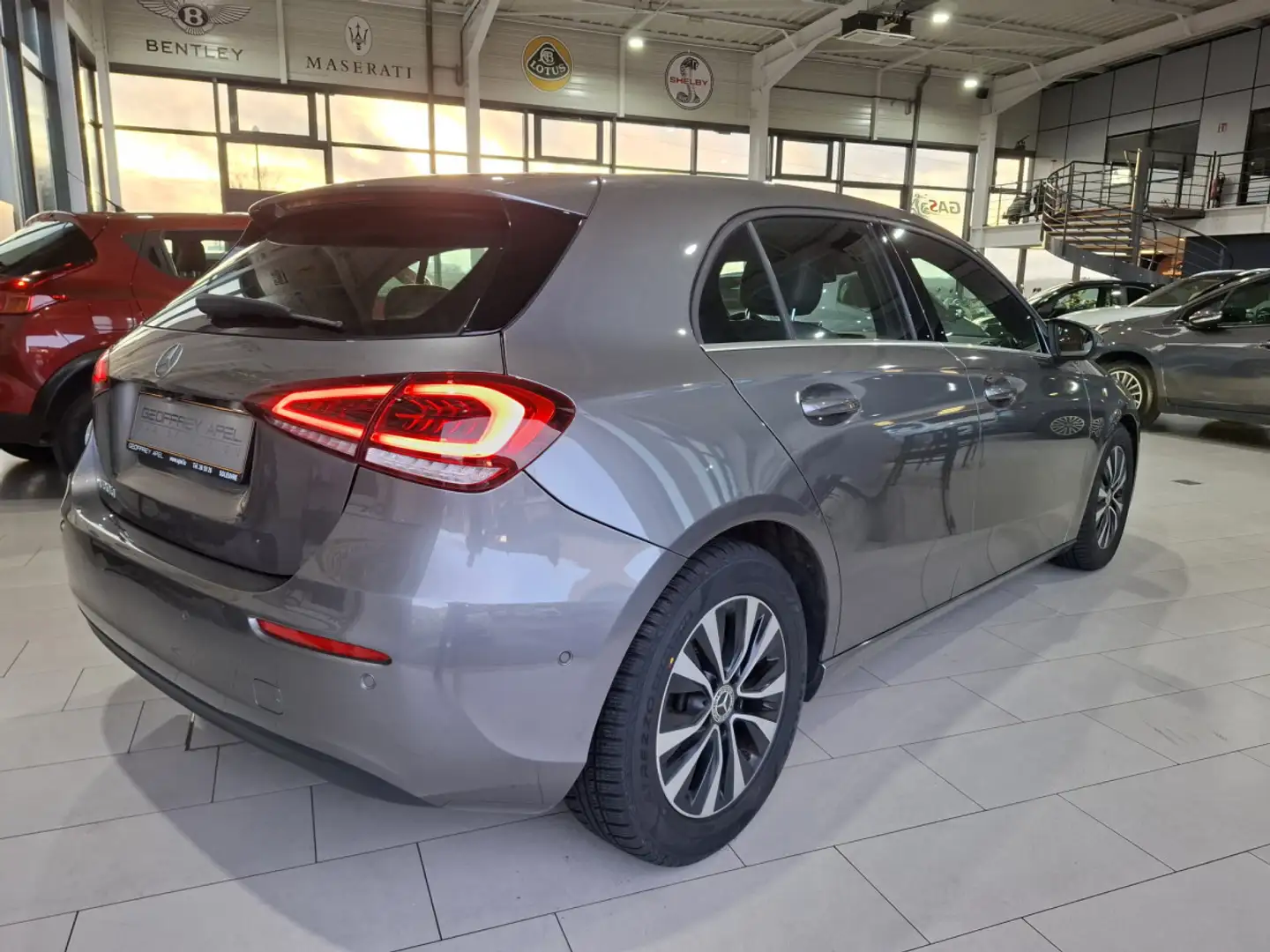 Mercedes-Benz A 180 D 116, CUIR, NAVI, CAMERA, LED, COCKPIT DIGITAL Grau - 2