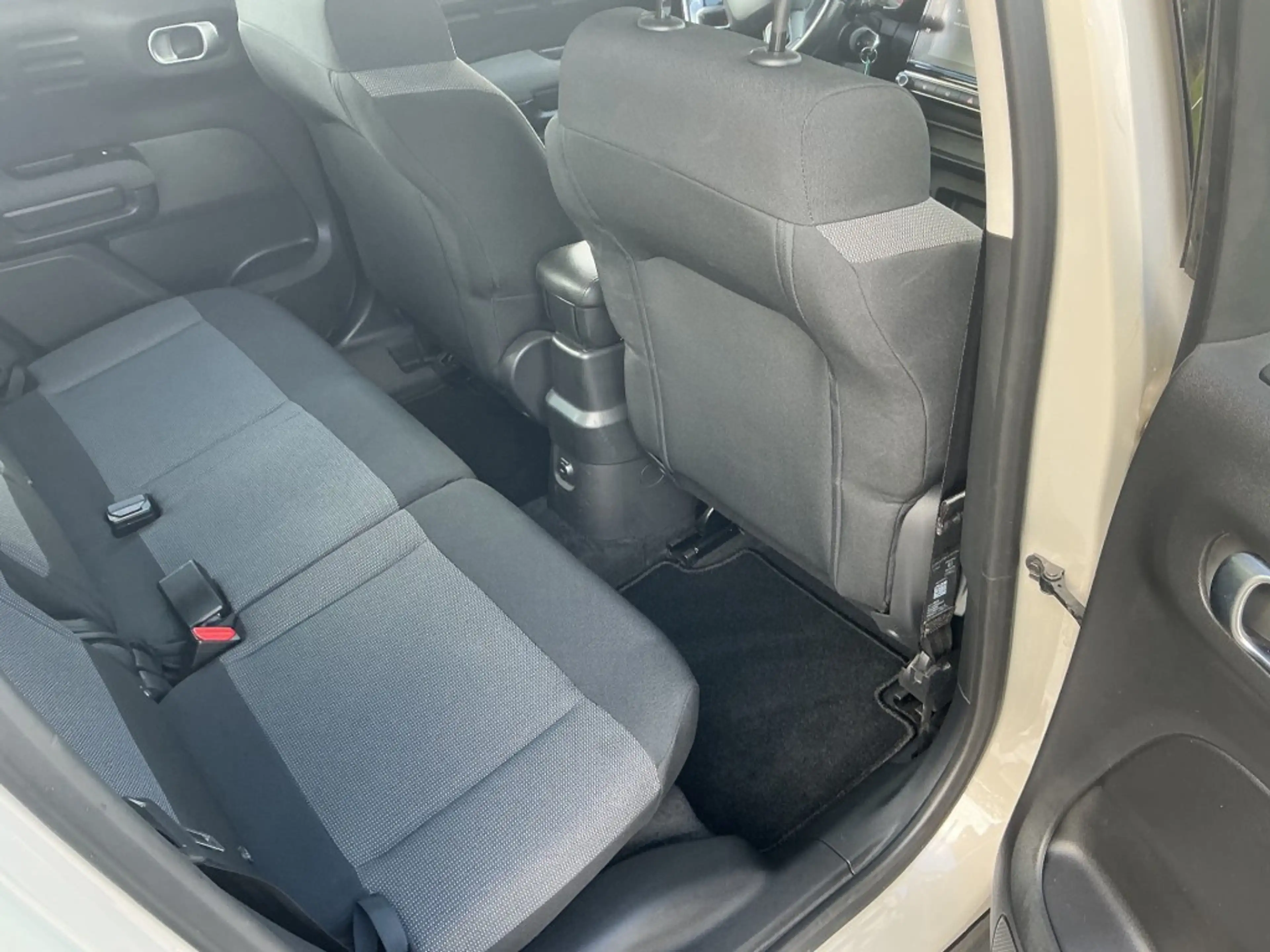 Citroen C3 1.2 Pure Tech S&S Feel Aircross — photo 10