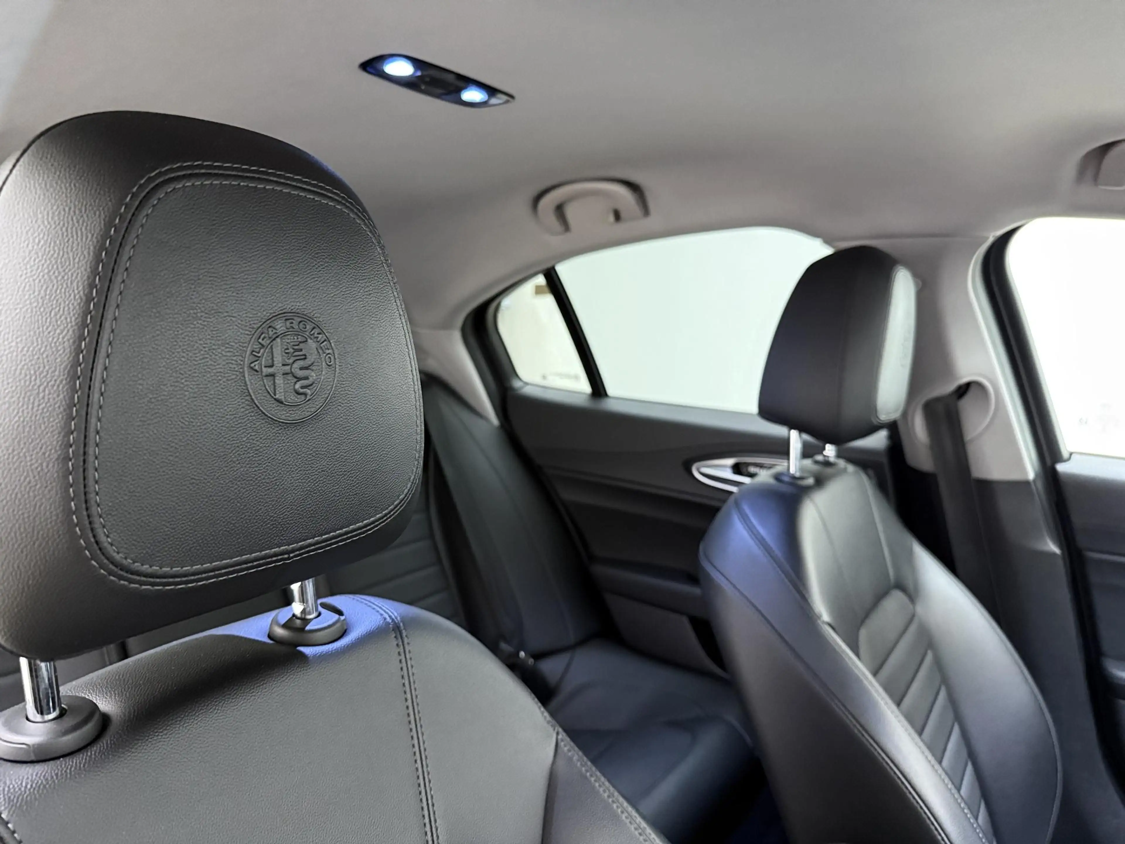 Alfa Romeo Giulia 2.0T | automaat | Climate control | Navigatie | Ha — photo 6