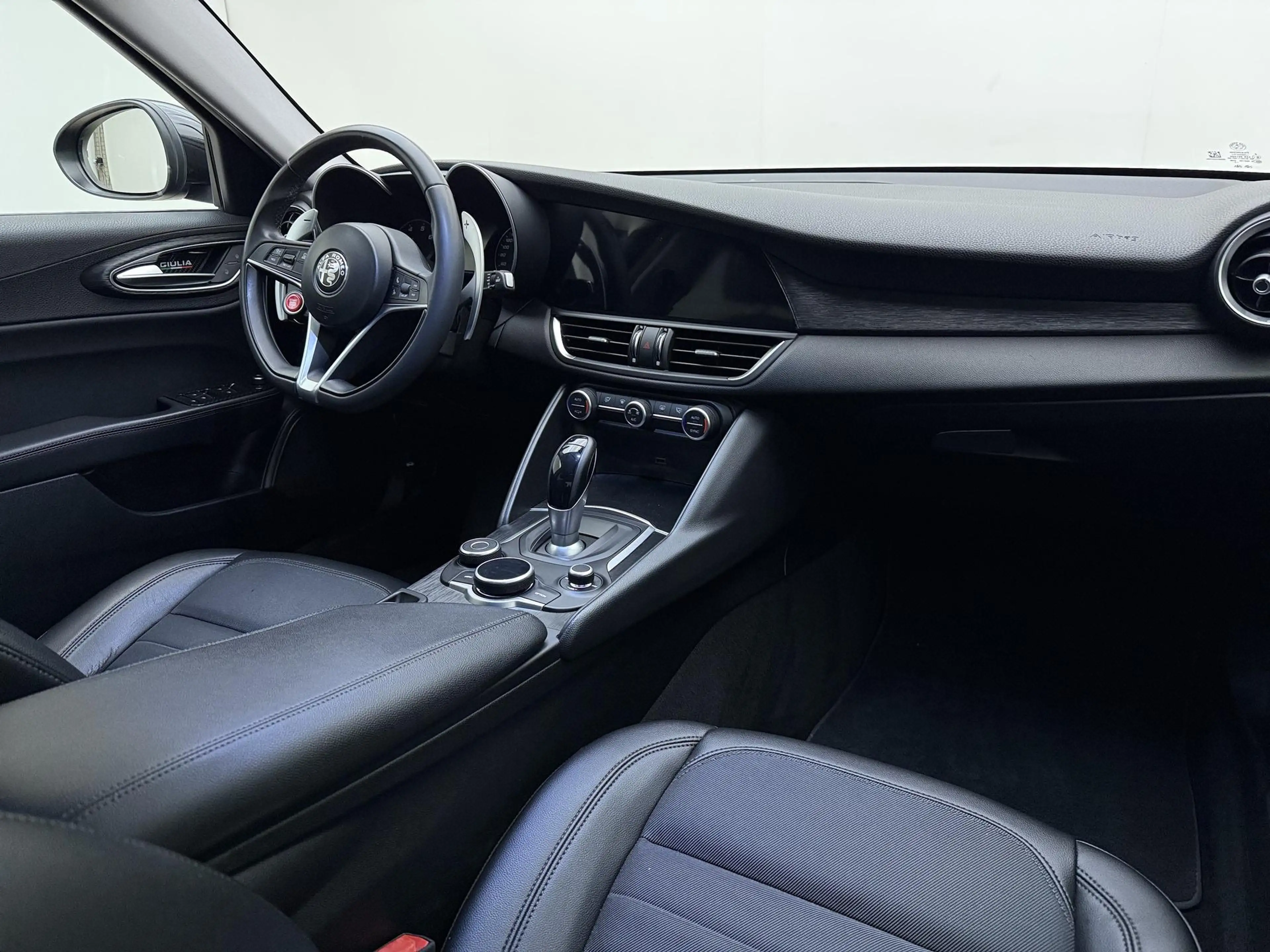 Alfa Romeo Giulia 2.0T | automaat | Climate control | Navigatie | Ha — photo 11