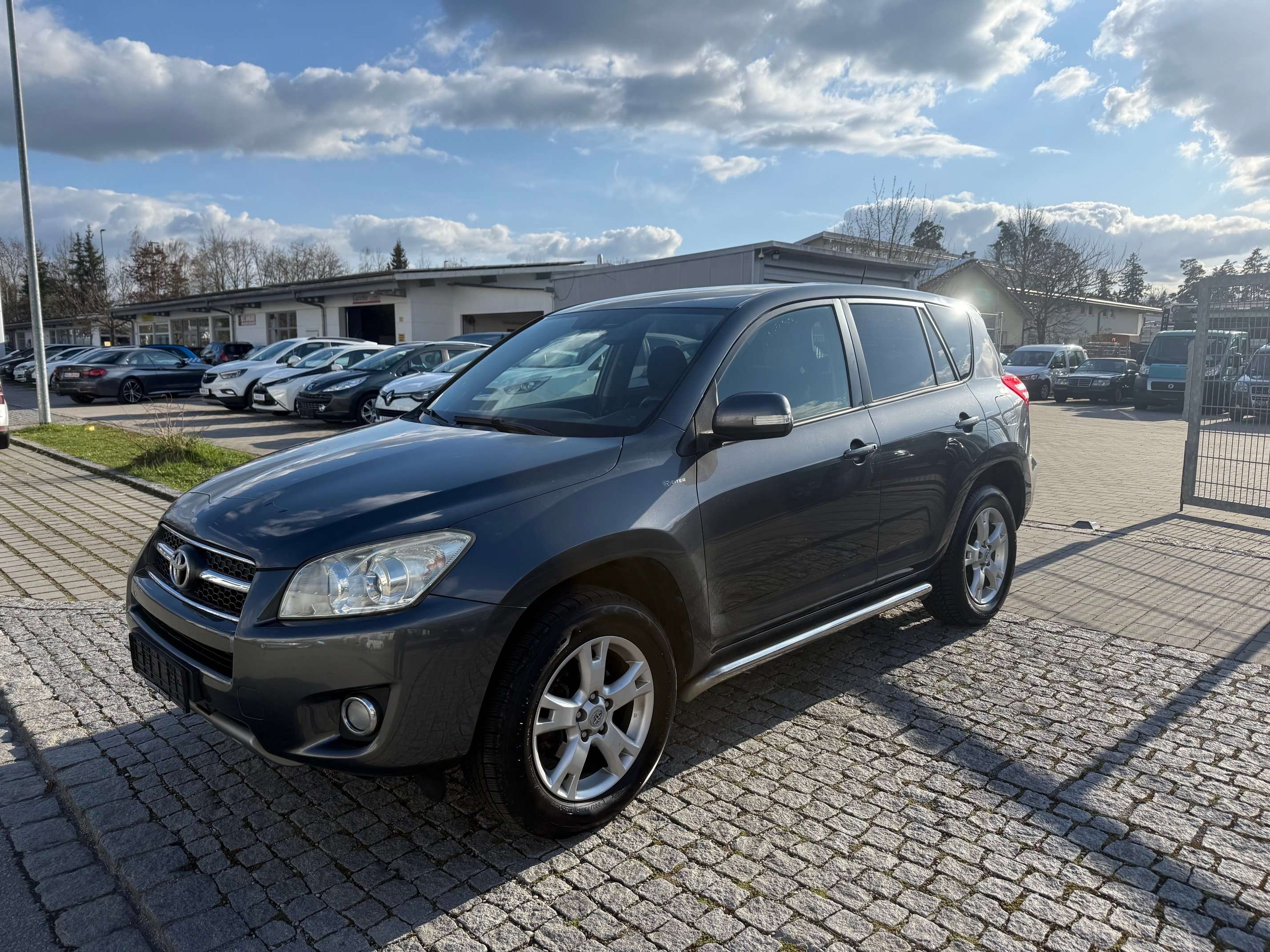 Second hand Toyota Rav4 2.2