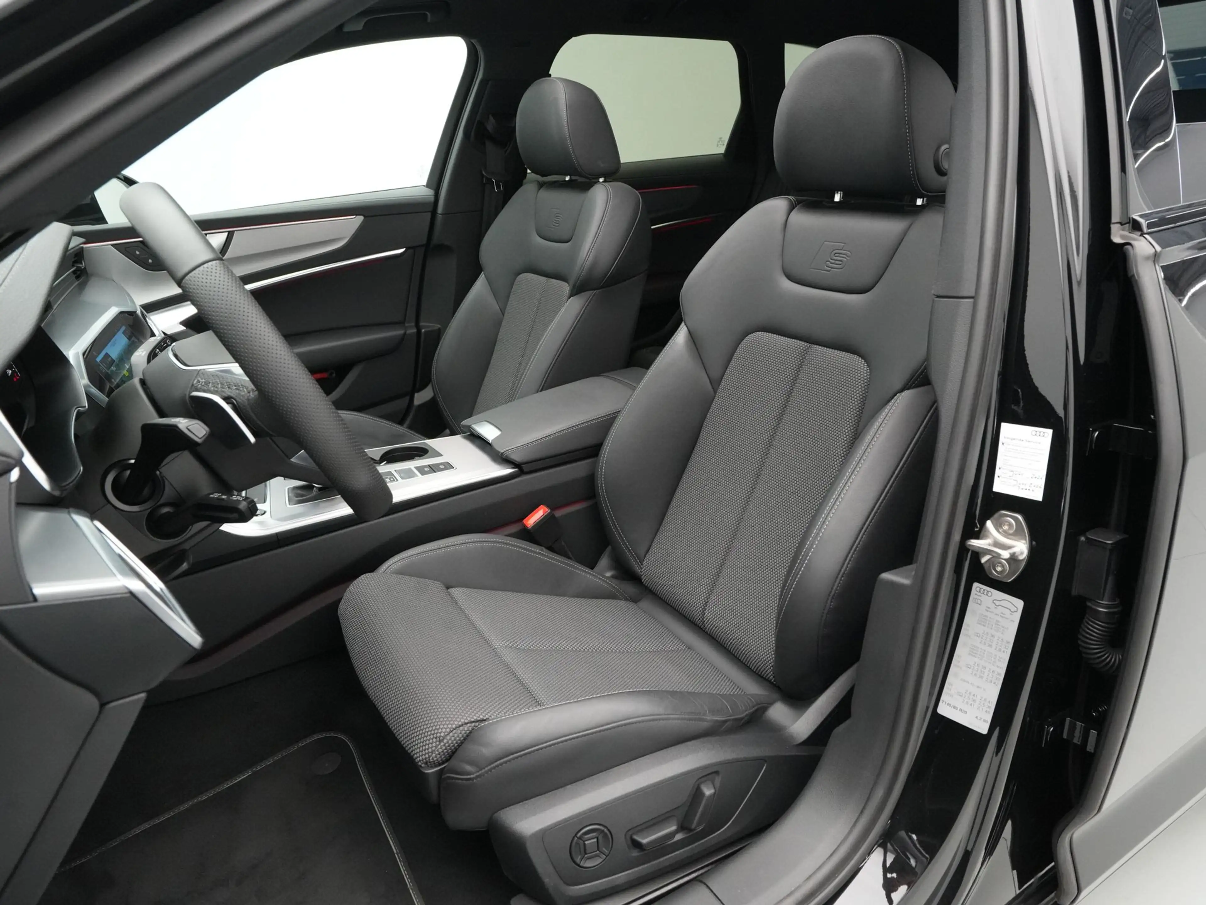 Audi A6 Avant 40 TFSI 204 Pk S edition Competition / Panod — photo 14