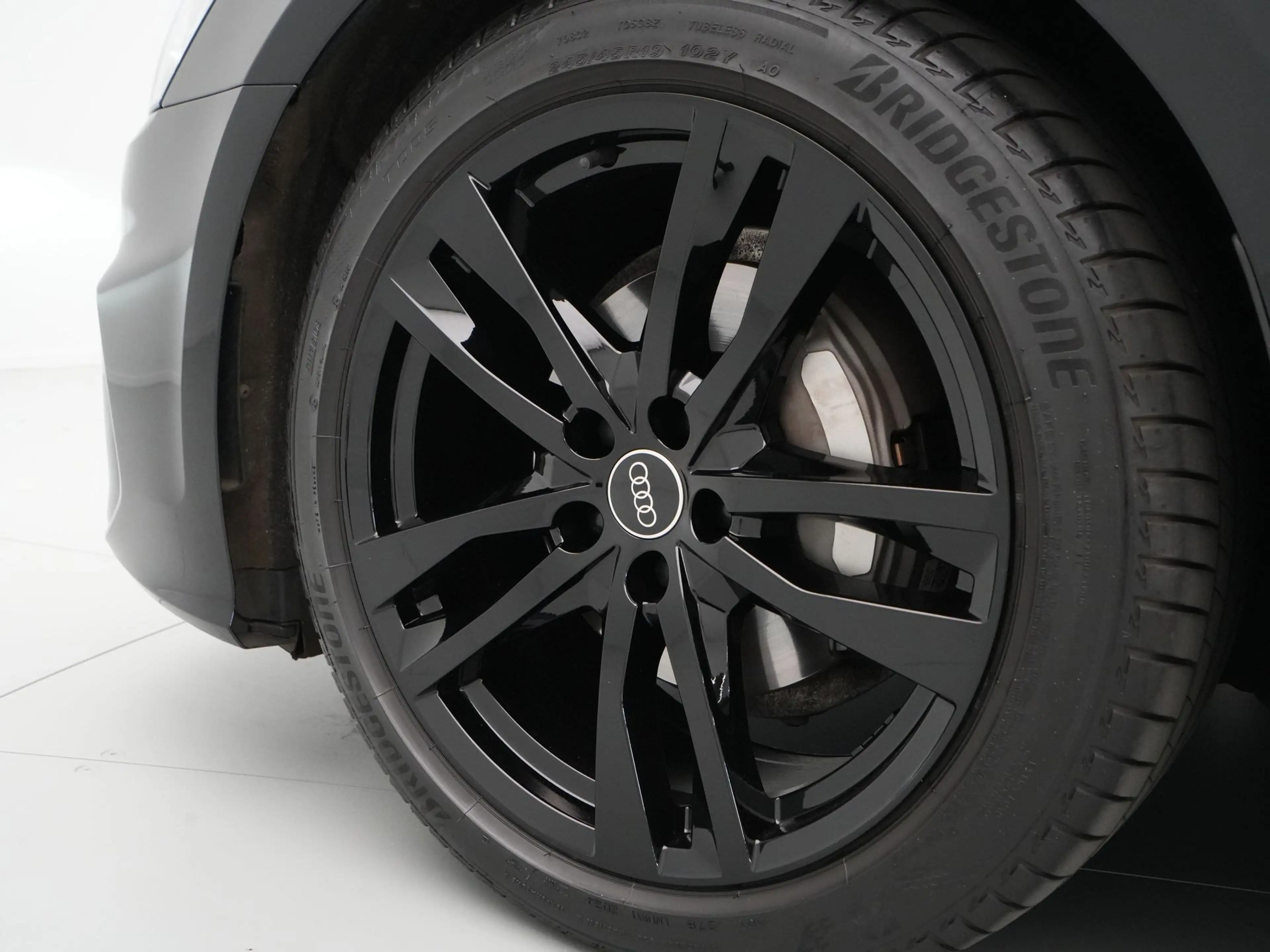 Audi A6 Avant 40 TFSI 204 Pk S edition Competition / Panod — photo 13