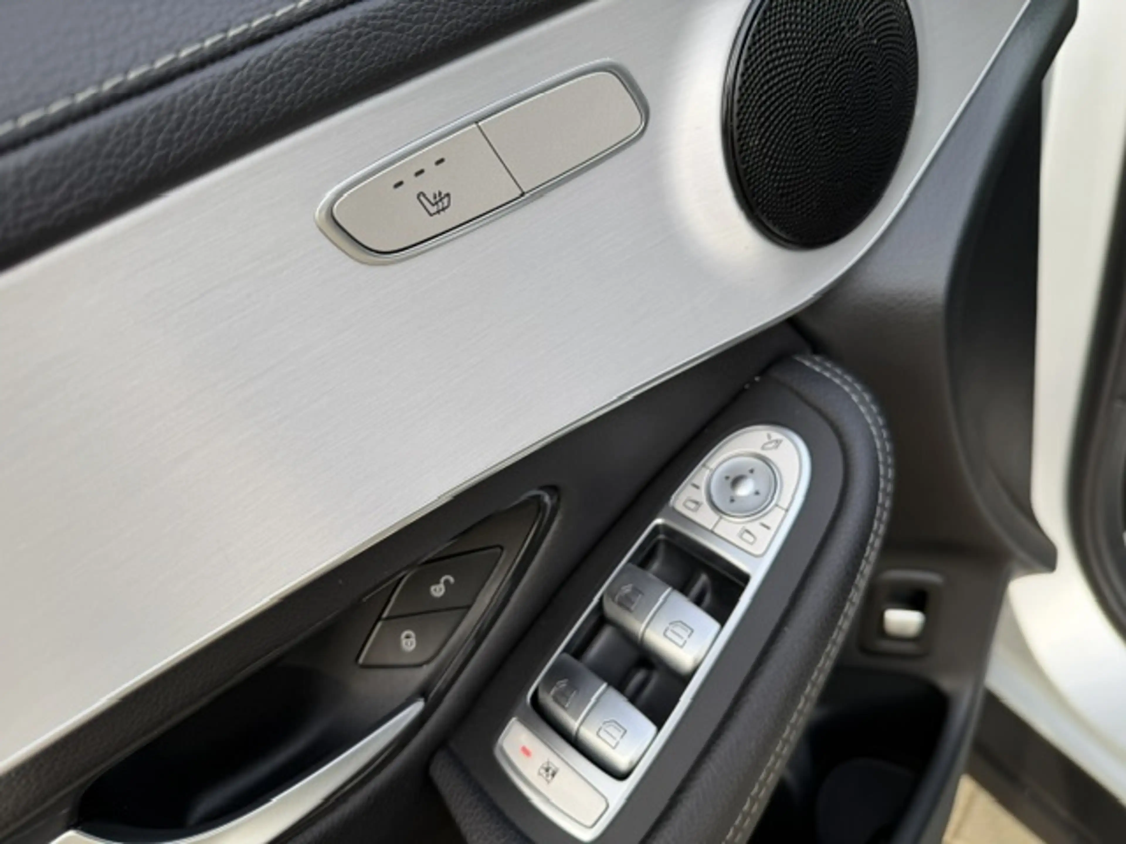 Mercedes-Benz GLC 200 4-Matic MHEV / MBUX+ / Leder / Cam / Multibeam LED / Carplay — photo 14