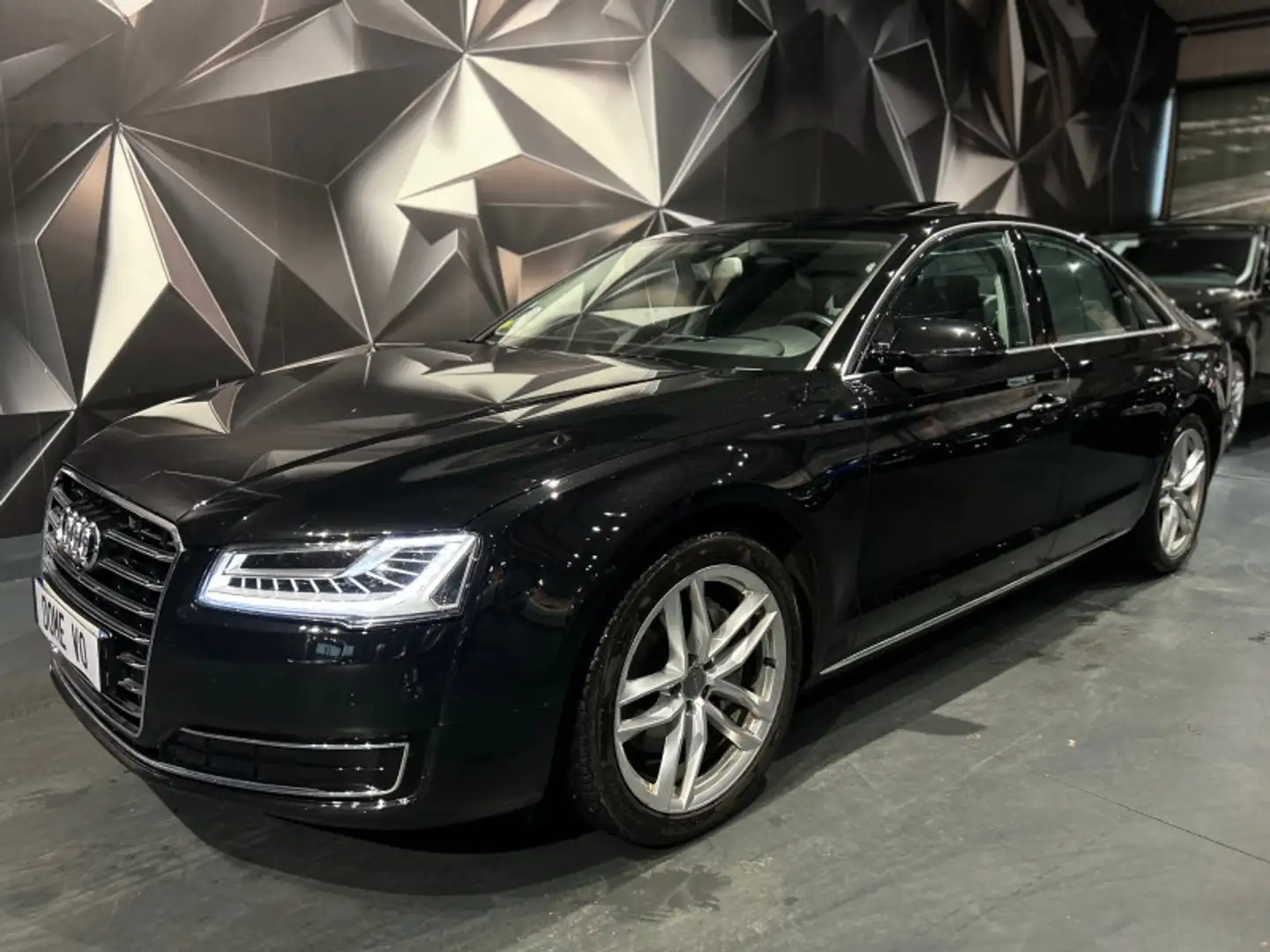 Audi A8 3.0 V6 TDI 262CH CLEAN DIESEL AVUS EXTENDED QUATTRO TIPTRONIC LIMOUSINE Noir - 1
