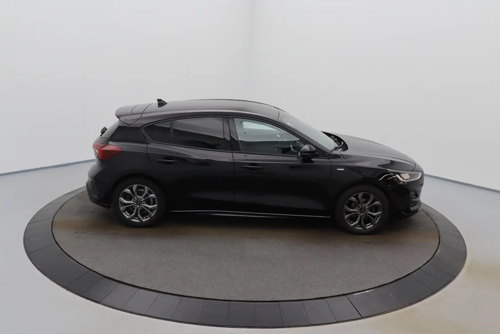 Ford Focus ST Line Zwart - 2