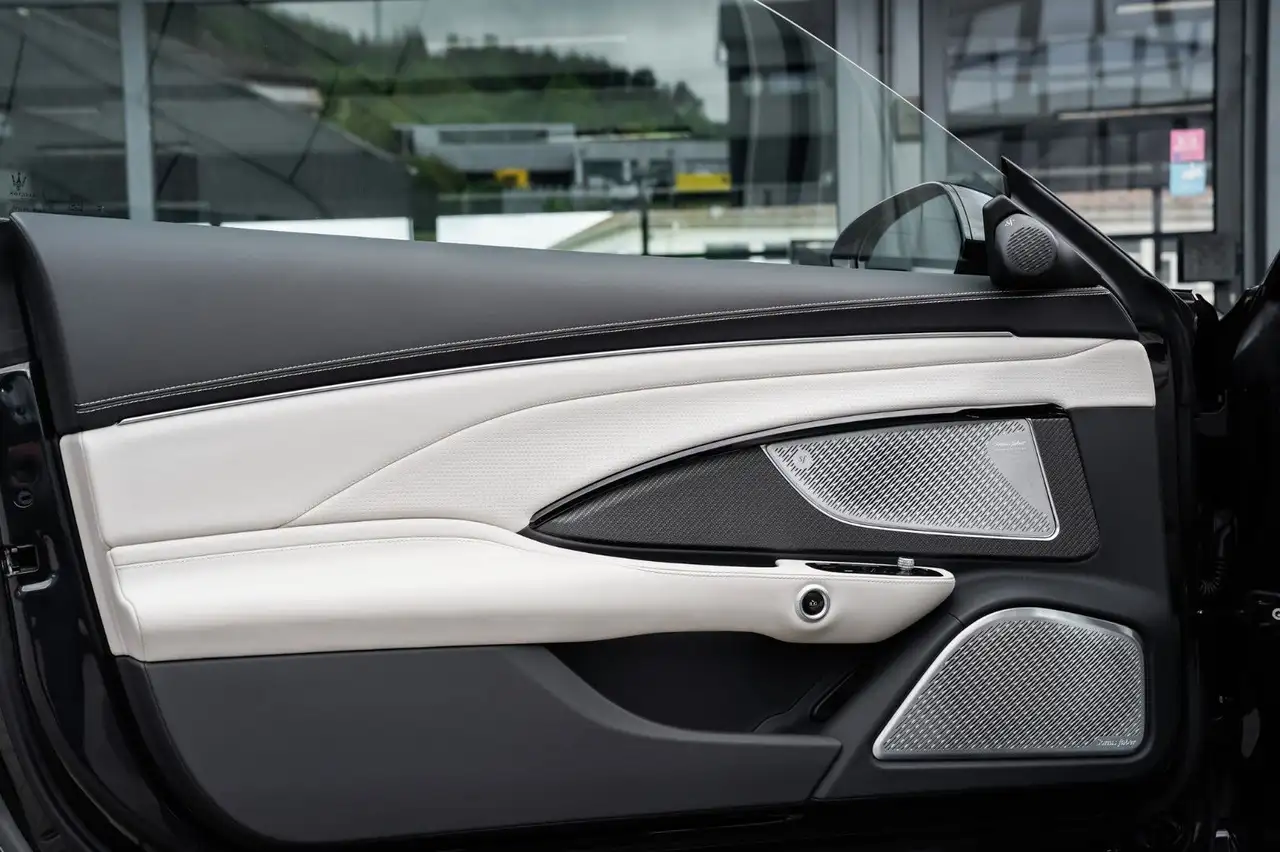 Maserati GranTurismo 2023 — фото 12
