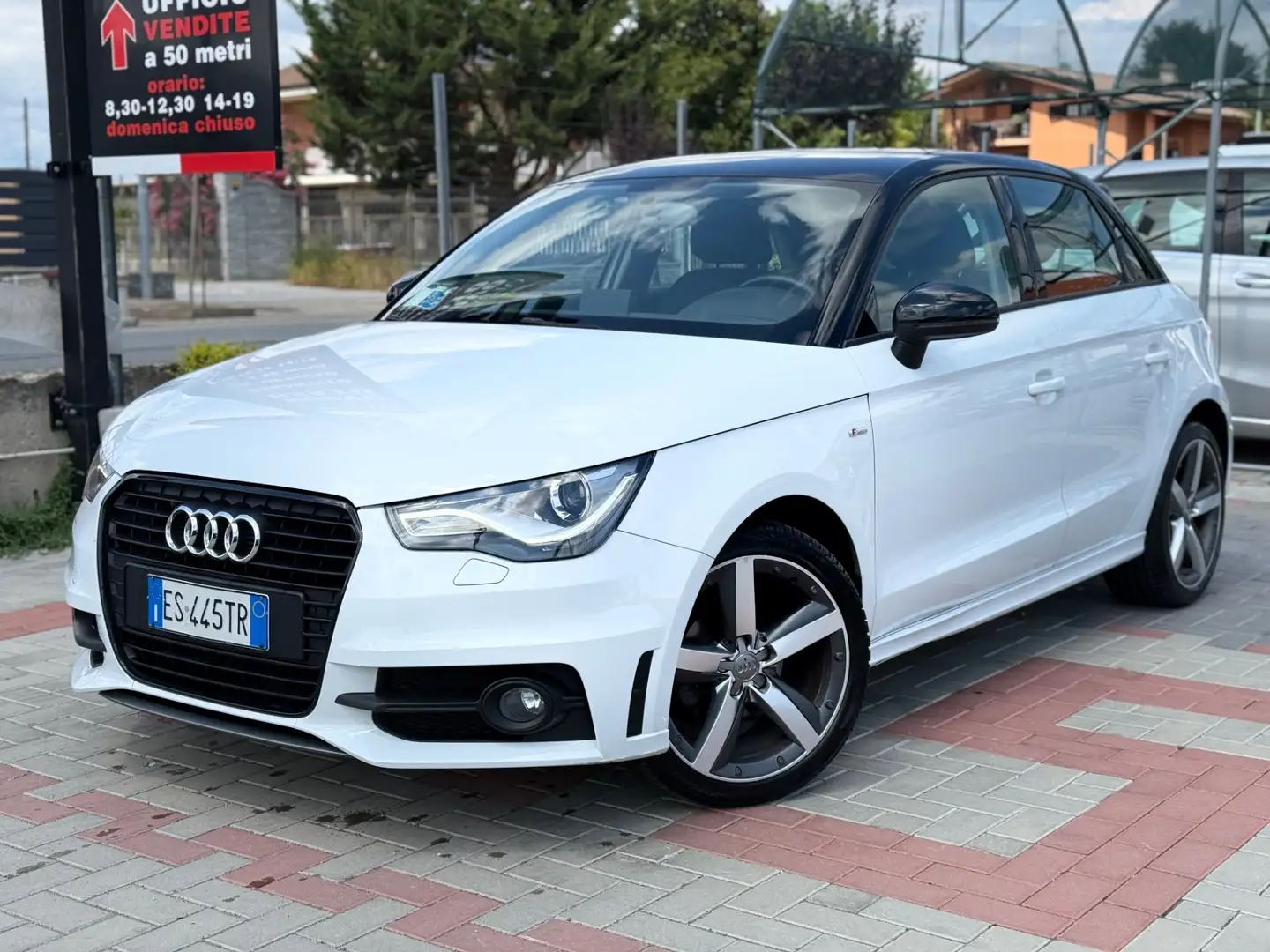 Audi A1 A1 1.2 TFSI S line edition plus Белый - 2