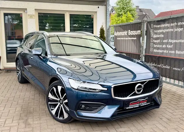 Volvo V60 Momentum Pro Aut. *LED*RKam*Navi*HarmanKardo