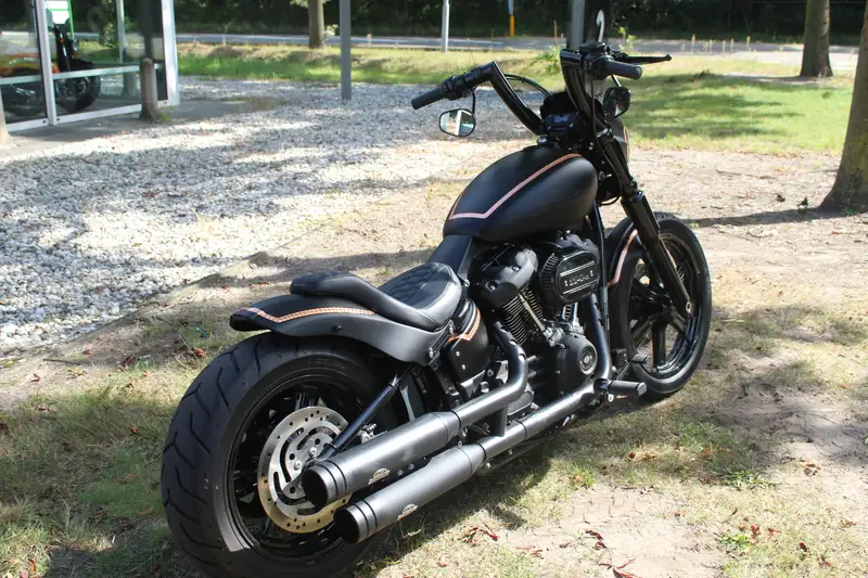 Harley-Davidson Street Bob - foto 8