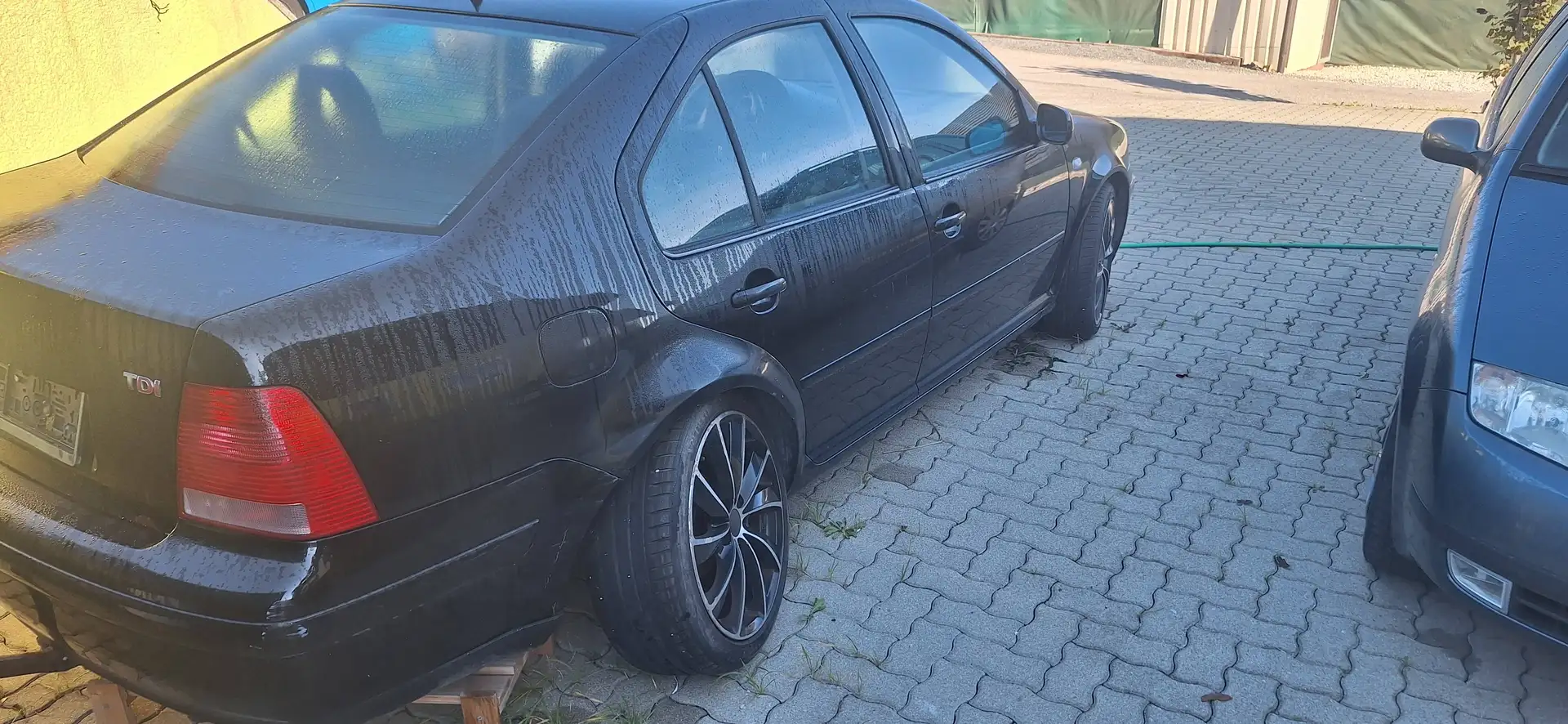 Volkswagen Bora Bora Trendline 1,9 TDI PD Schwarz - 2