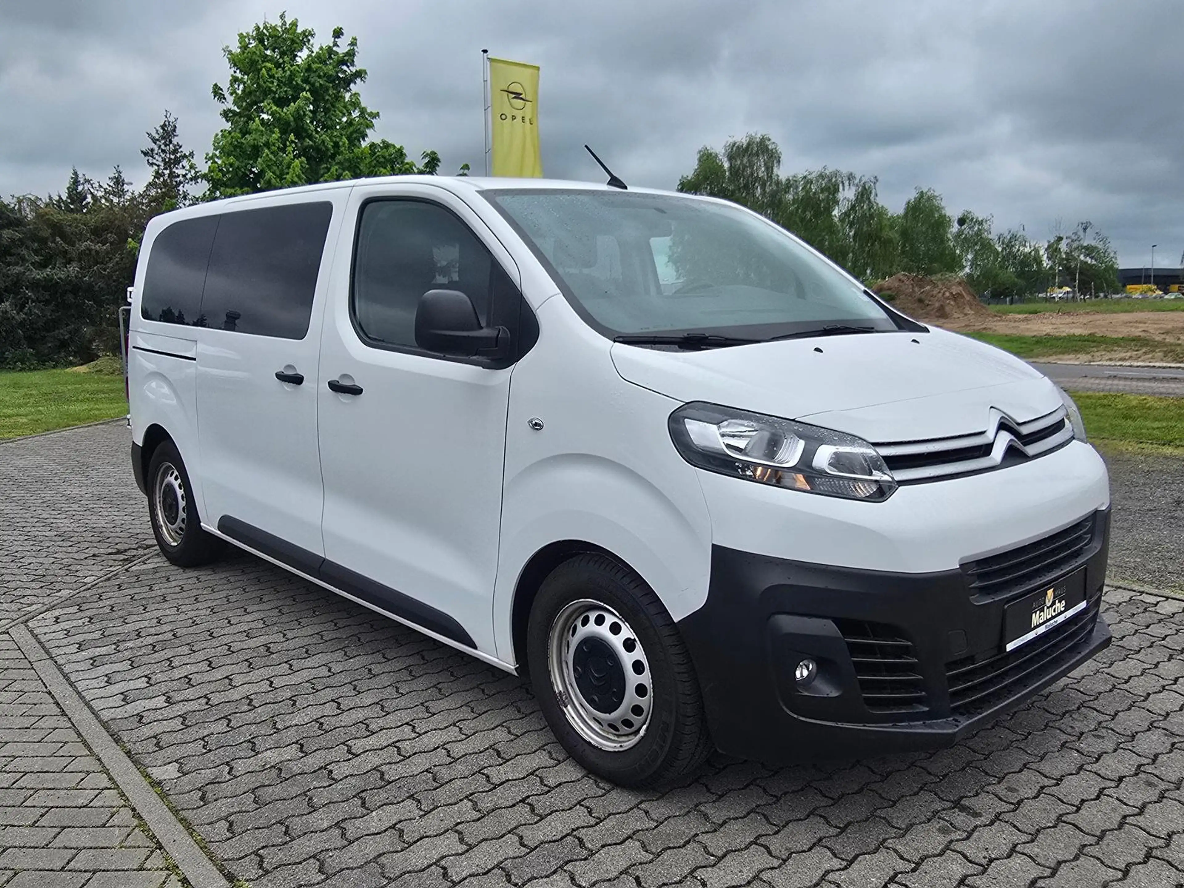 Citroen Jumpy Spacetourer 9-Sitzer *Händlerverkauf* — photo 4