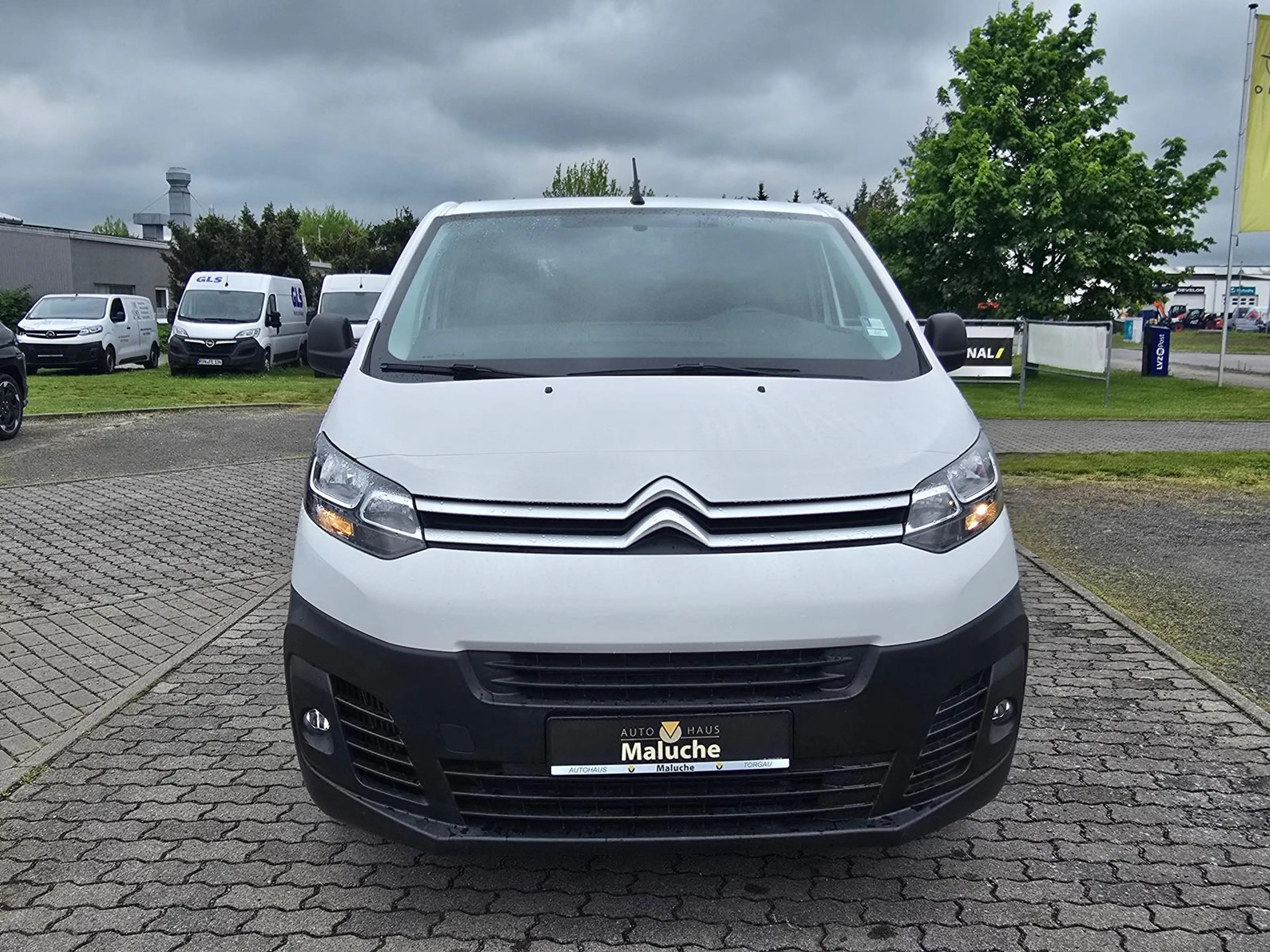 Citroen Jumpy Spacetourer 9-Sitzer *Händlerverkauf* — photo 3