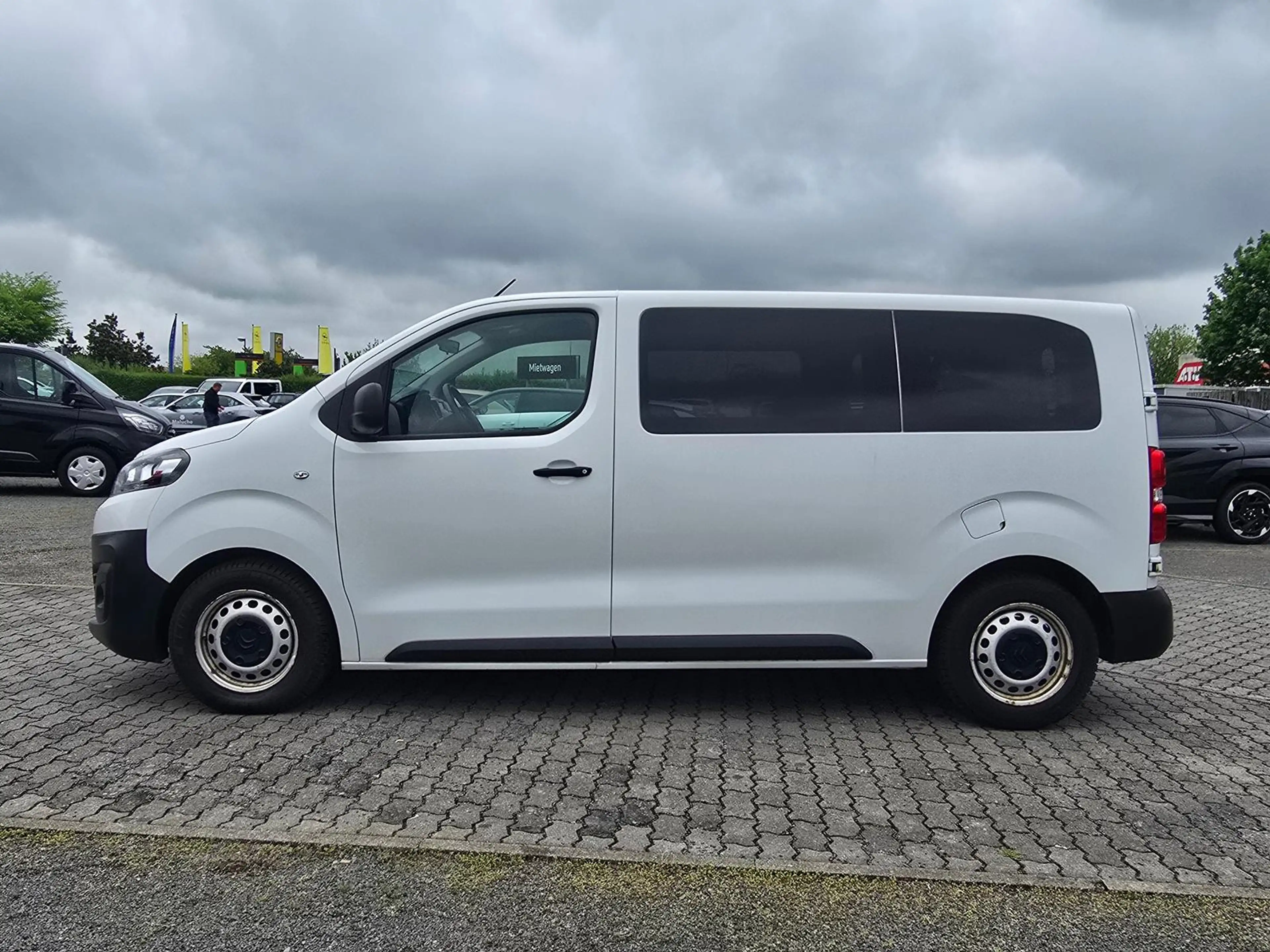 Citroen Jumpy Spacetourer 9-Sitzer *Händlerverkauf* — photo 5