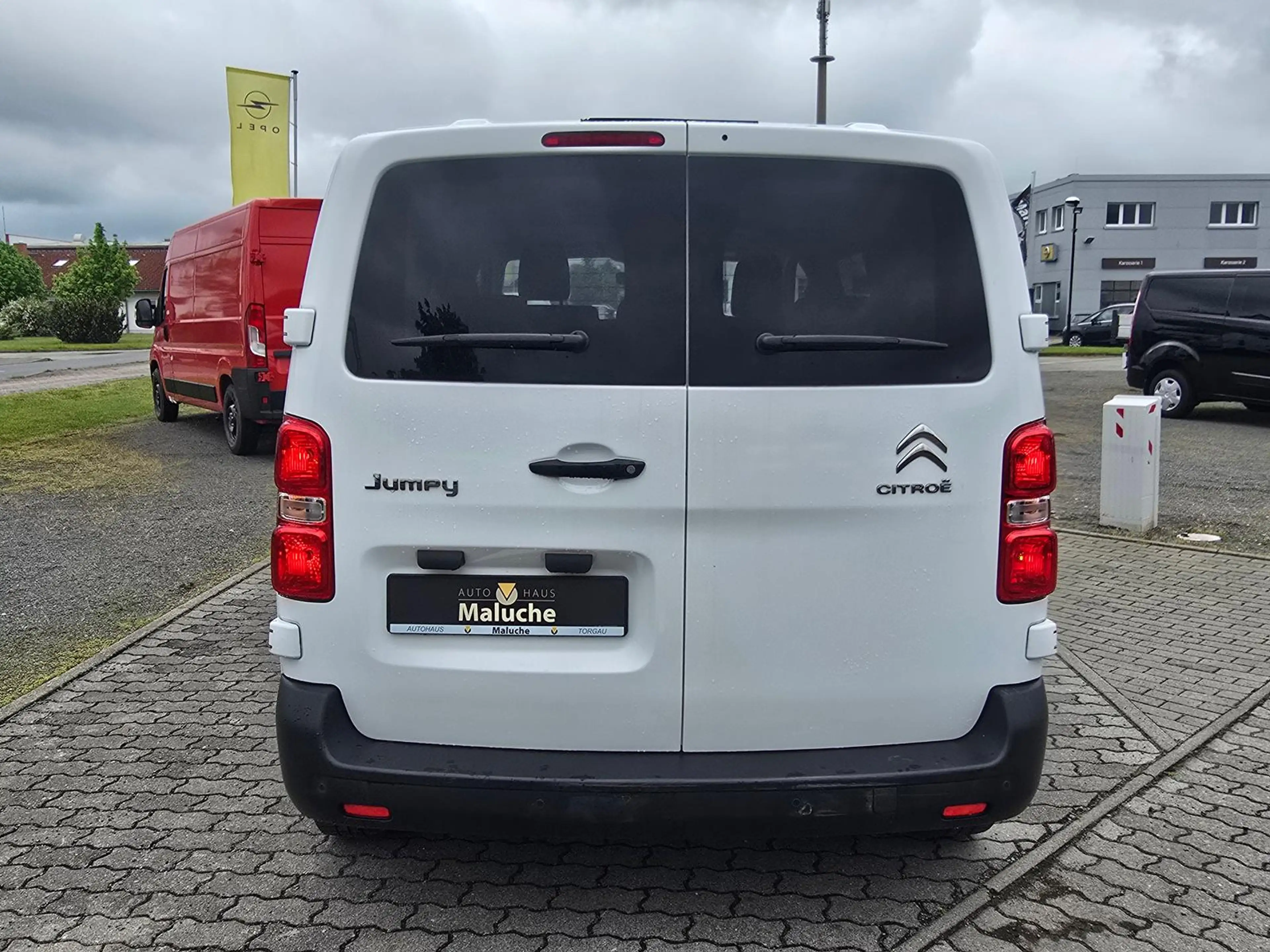 Citroen Jumpy Spacetourer 9-Sitzer *Händlerverkauf* — photo 9