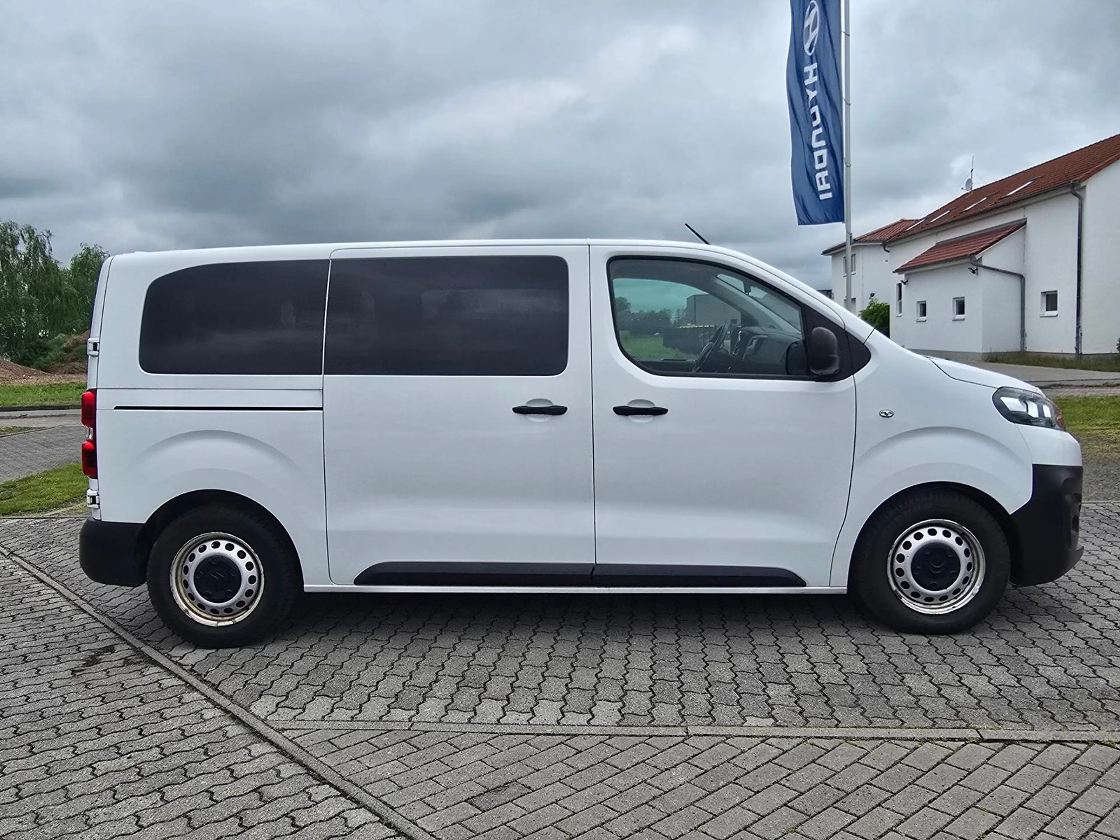 Citroen Jumpy Spacetourer 9-Sitzer *Händlerverkauf* — photo 6