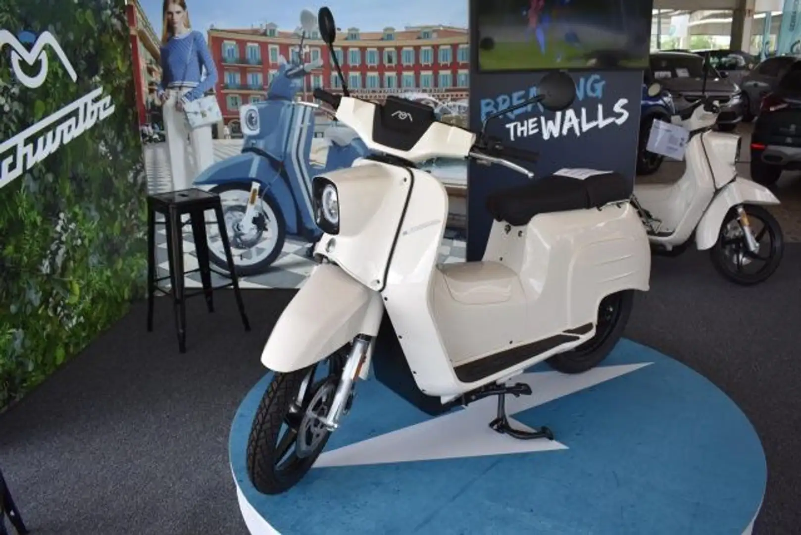 Govecs e-Schwalbe L1E mit II. Batterien - Sonderpreis Weiß - 1