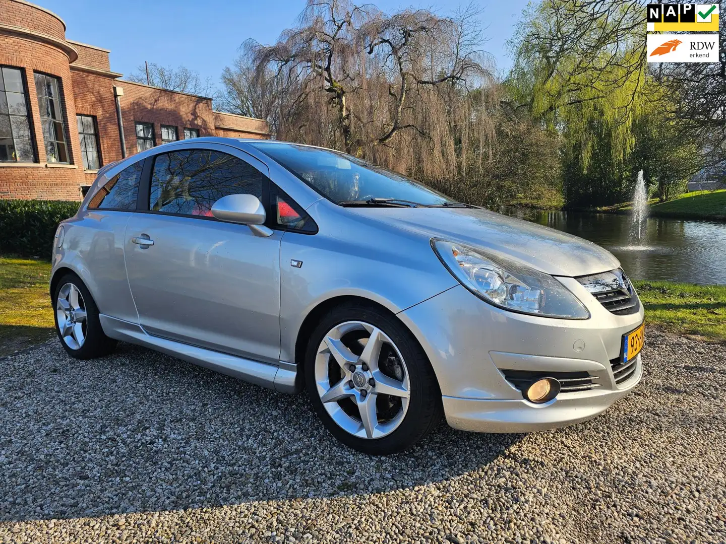 Opel Corsa 1.6-16V GSI sport AIRCO *apk:07-2026* Grijs - 1