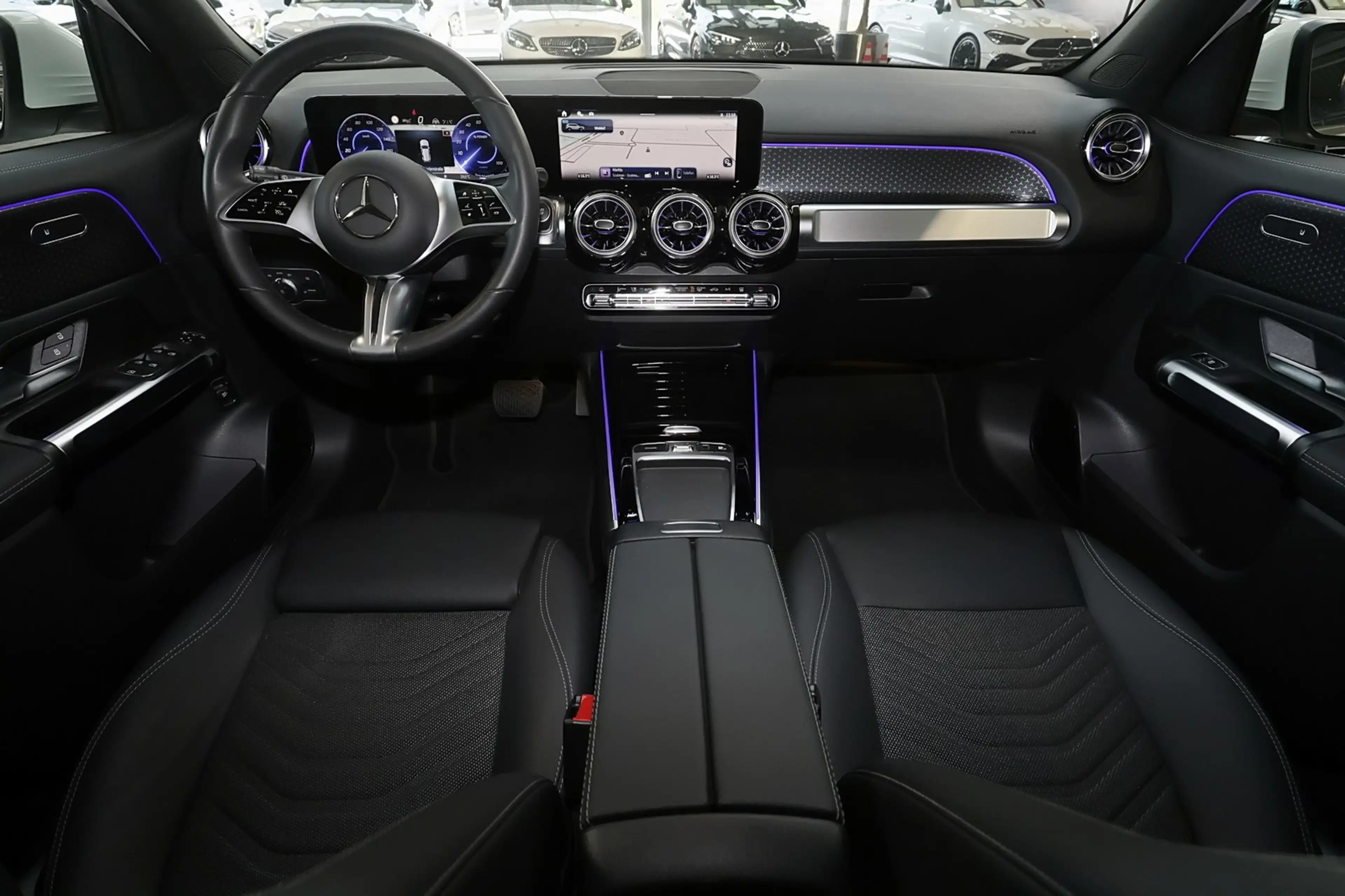 Mercedes-Benz EQB 300 Progressive — photo 8