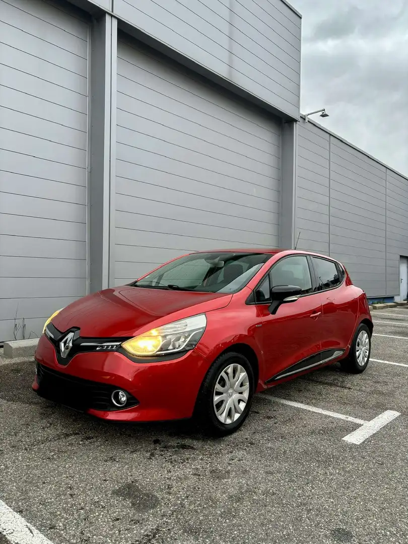 Renault Clio IV TCe 90 SL Limited Rouge - 1