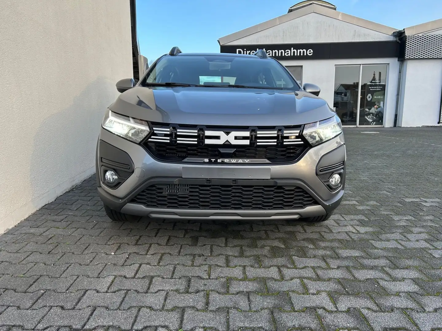 Dacia Sandero III Stepway Expression TCe 90  (EURO 6e) Grau - 2