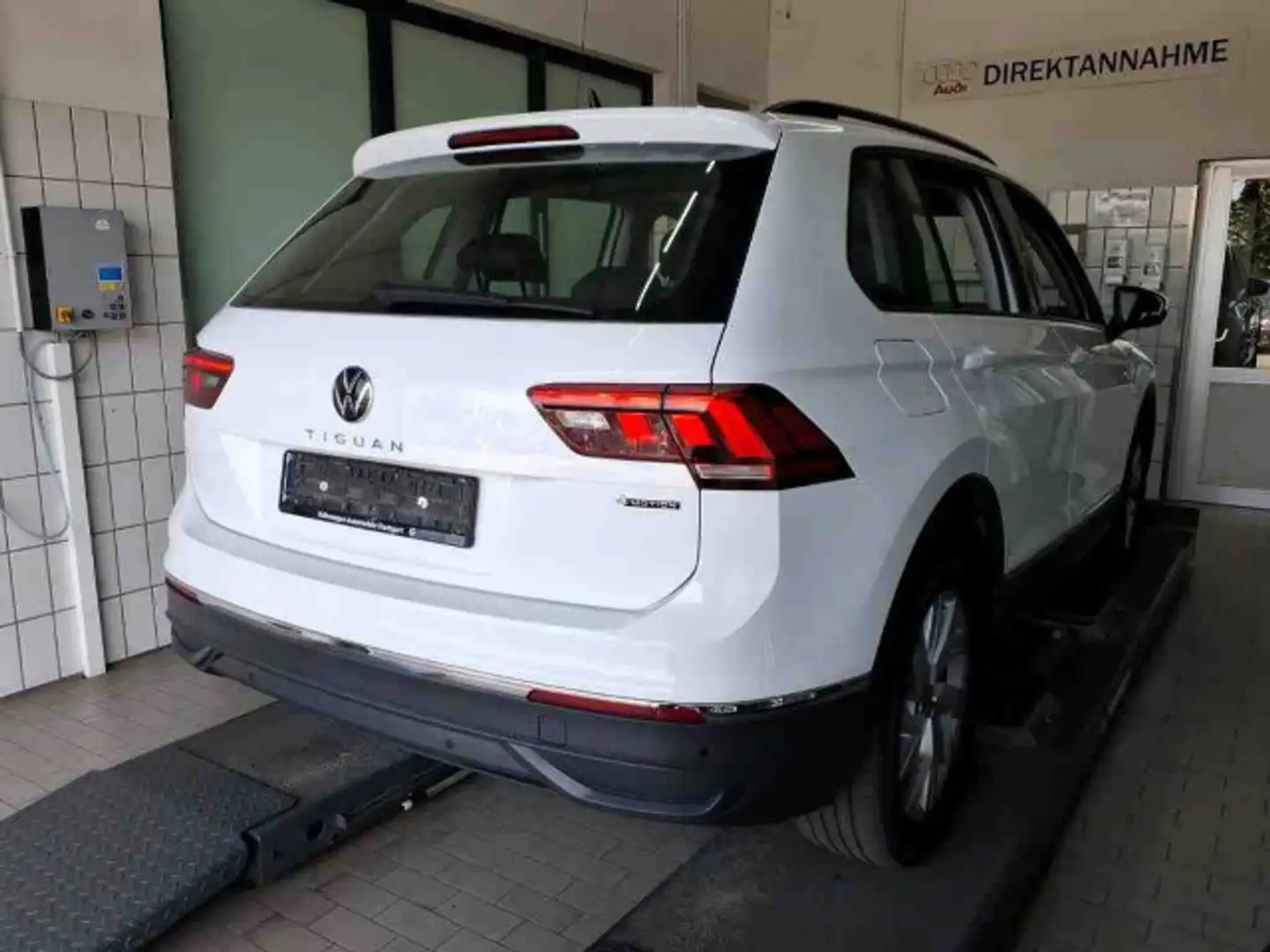 Volkswagen Tiguan 2.0TDI Life DSG 4Motion NAVI APP ACC AHK Weiß - 2