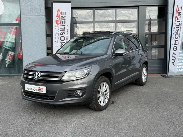 Volkswagen Tiguan view 3