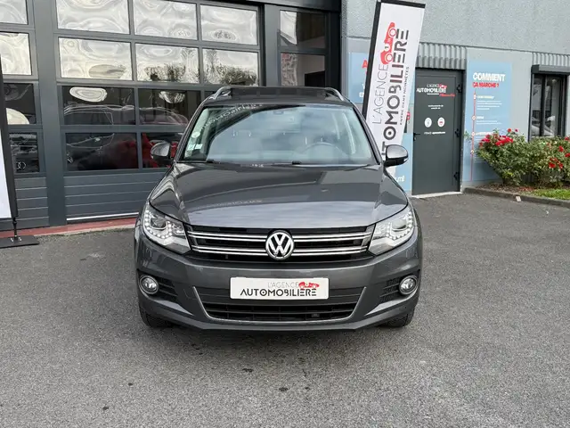 Volkswagen Tiguan view 2