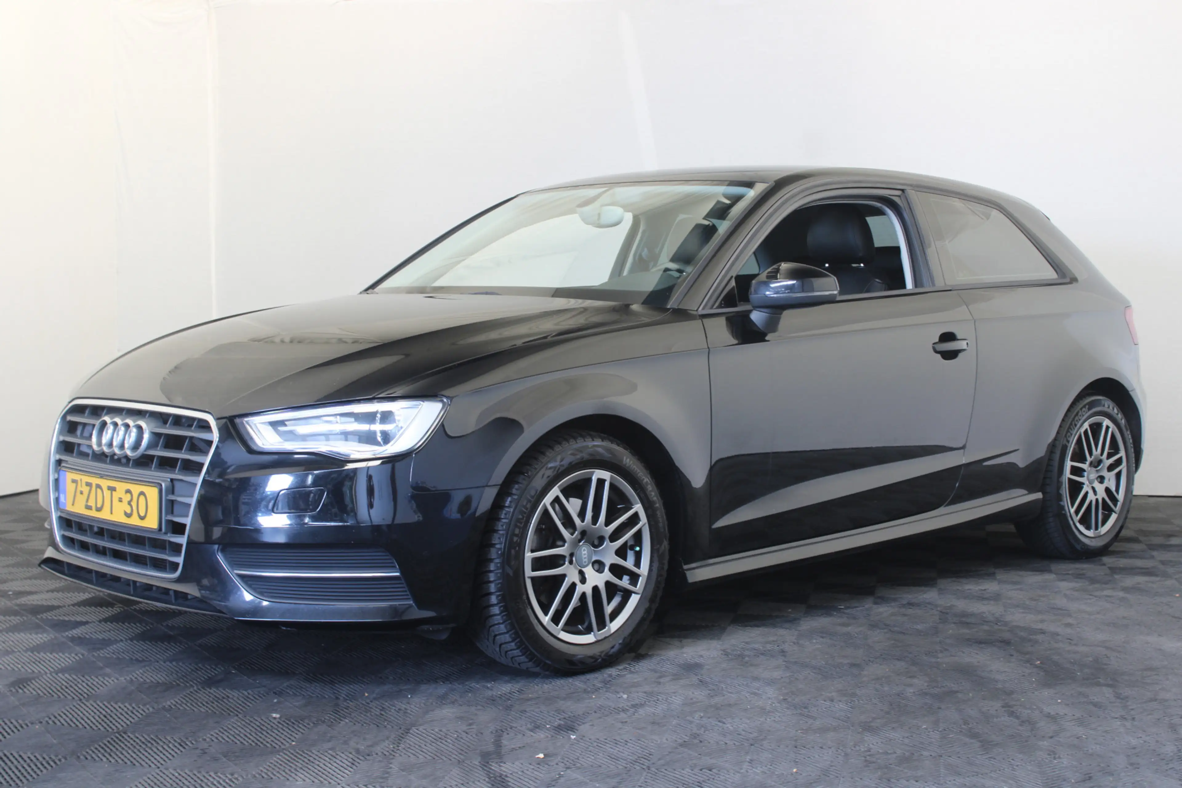 Audi A3 1.6 TDI ultra Attraction Pro Line plus