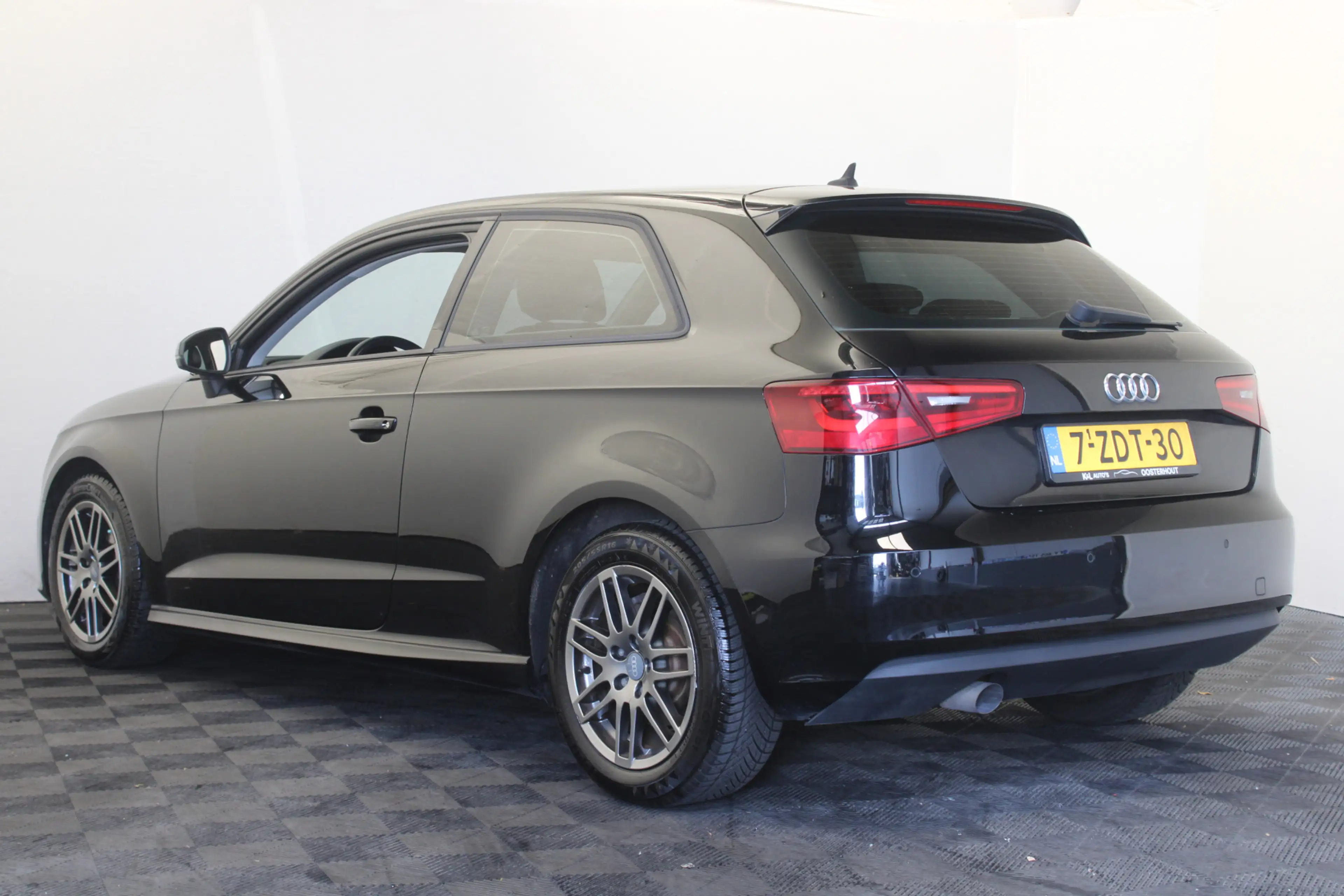 Audi A3 1.6 TDI ultra Attraction Pro Line plus — photo 4