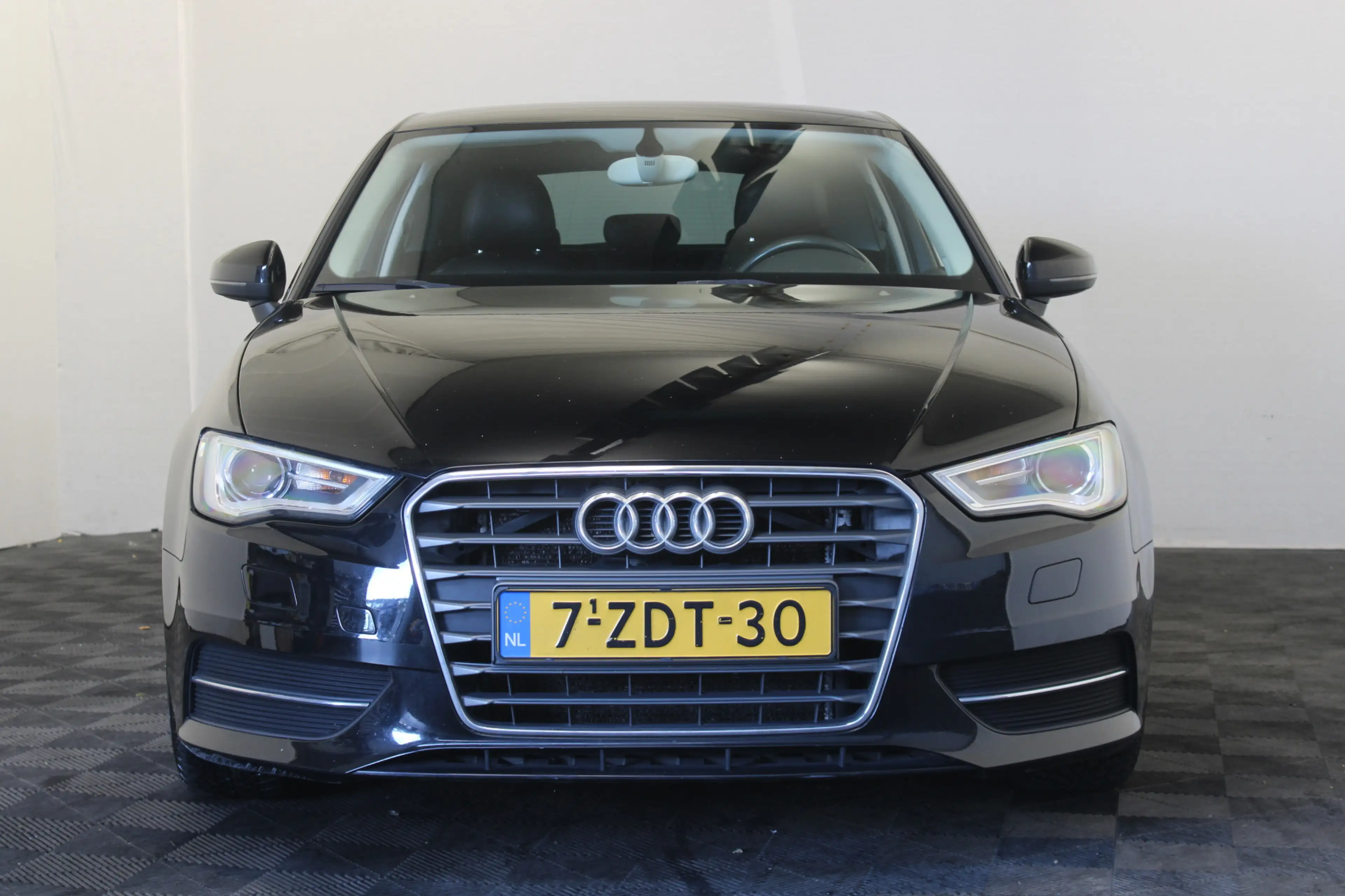 Audi A3 1.6 TDI ultra Attraction Pro Line plus — photo 2