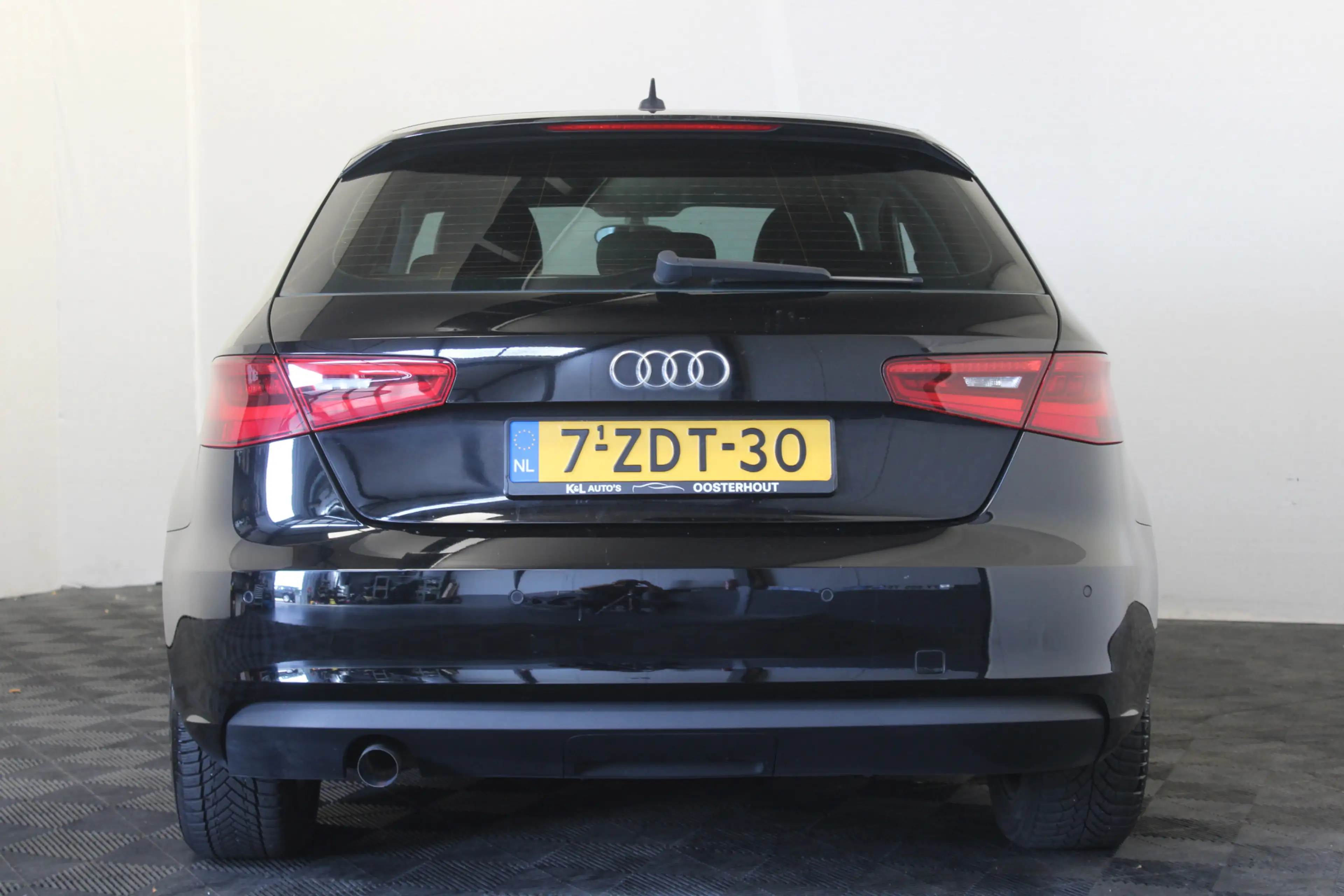 Audi A3 1.6 TDI ultra Attraction Pro Line plus — photo 5