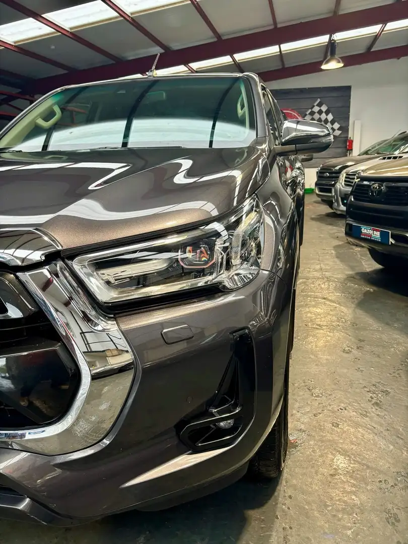 Toyota Hilux 1 Owner/2.8/Lounge/Toyota maintenance History Gris - 2