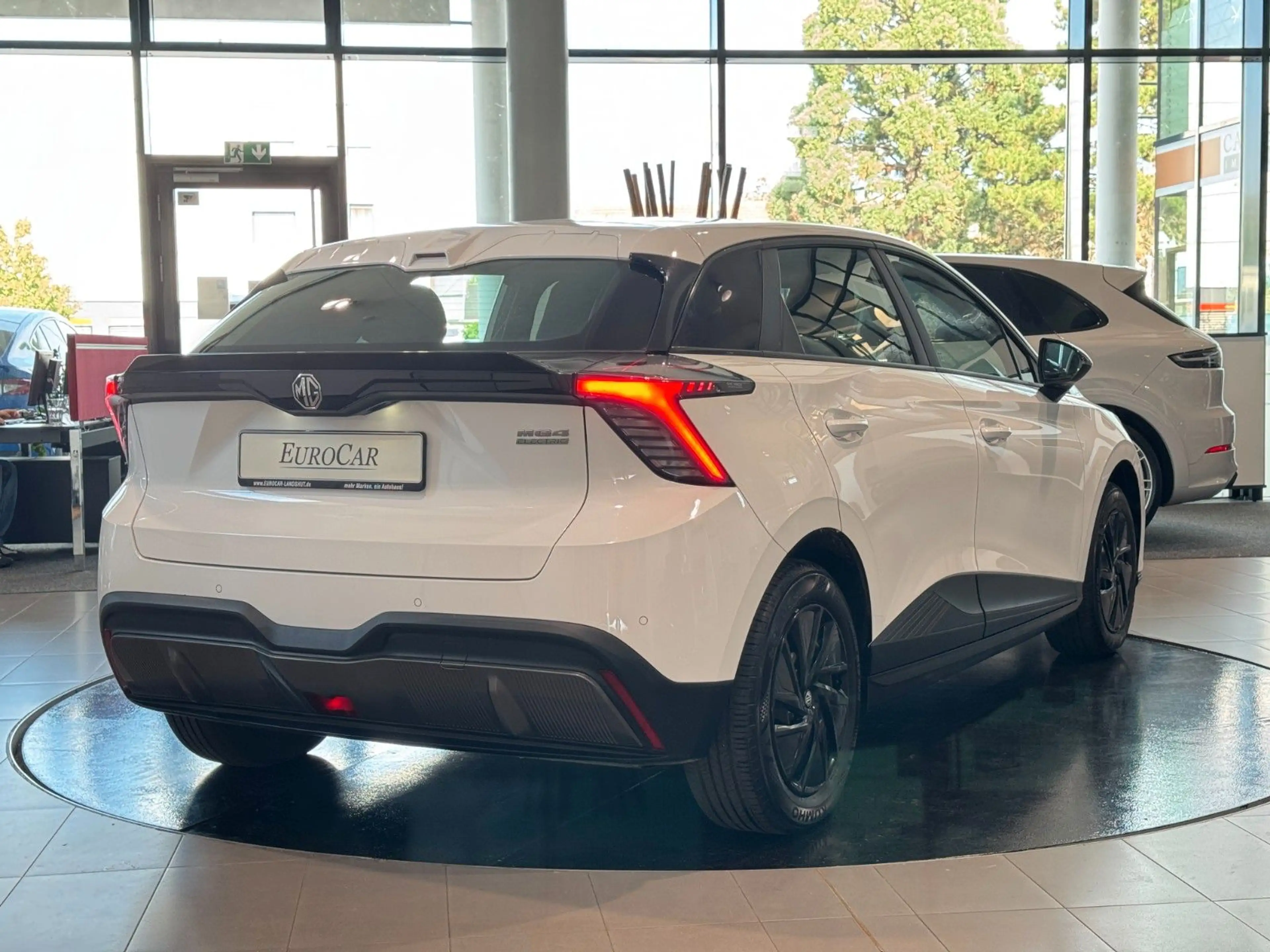 MG MG4 51kWh SpurhalteA. CarPlay DAB LED ACC — photo 14