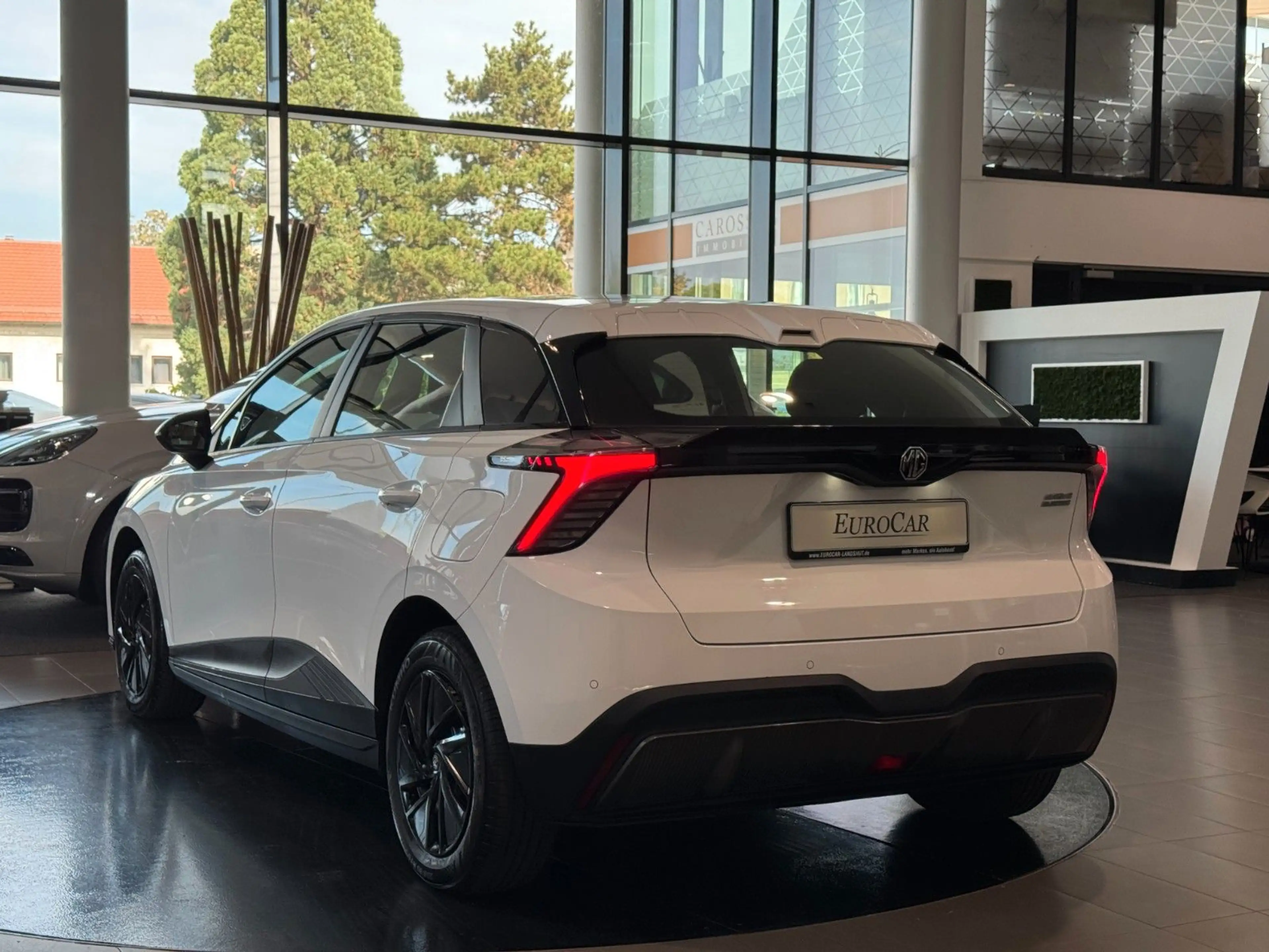 MG MG4 51kWh SpurhalteA. CarPlay DAB LED ACC — photo 2