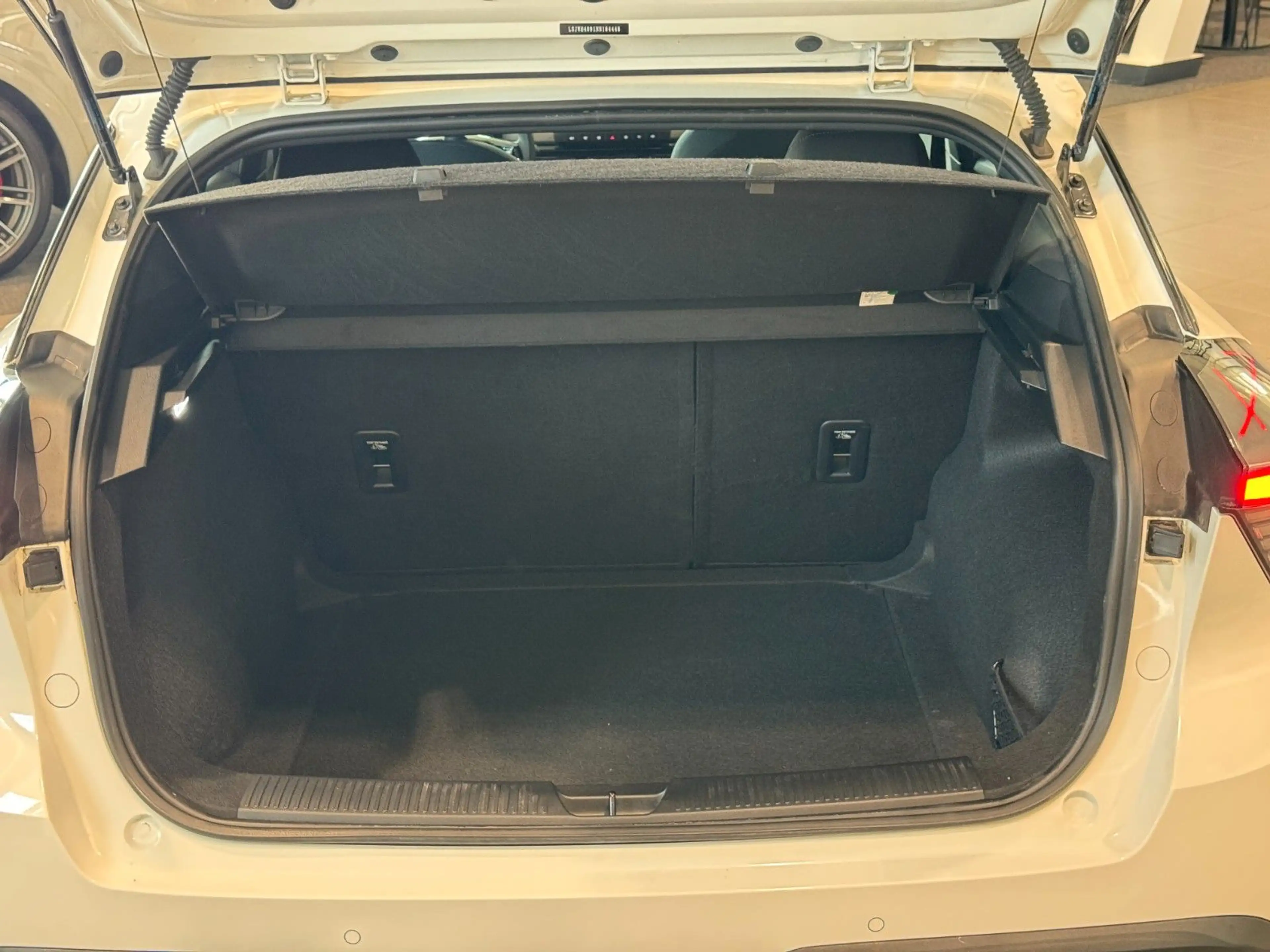 MG MG4 51kWh SpurhalteA. CarPlay DAB LED ACC — photo 15