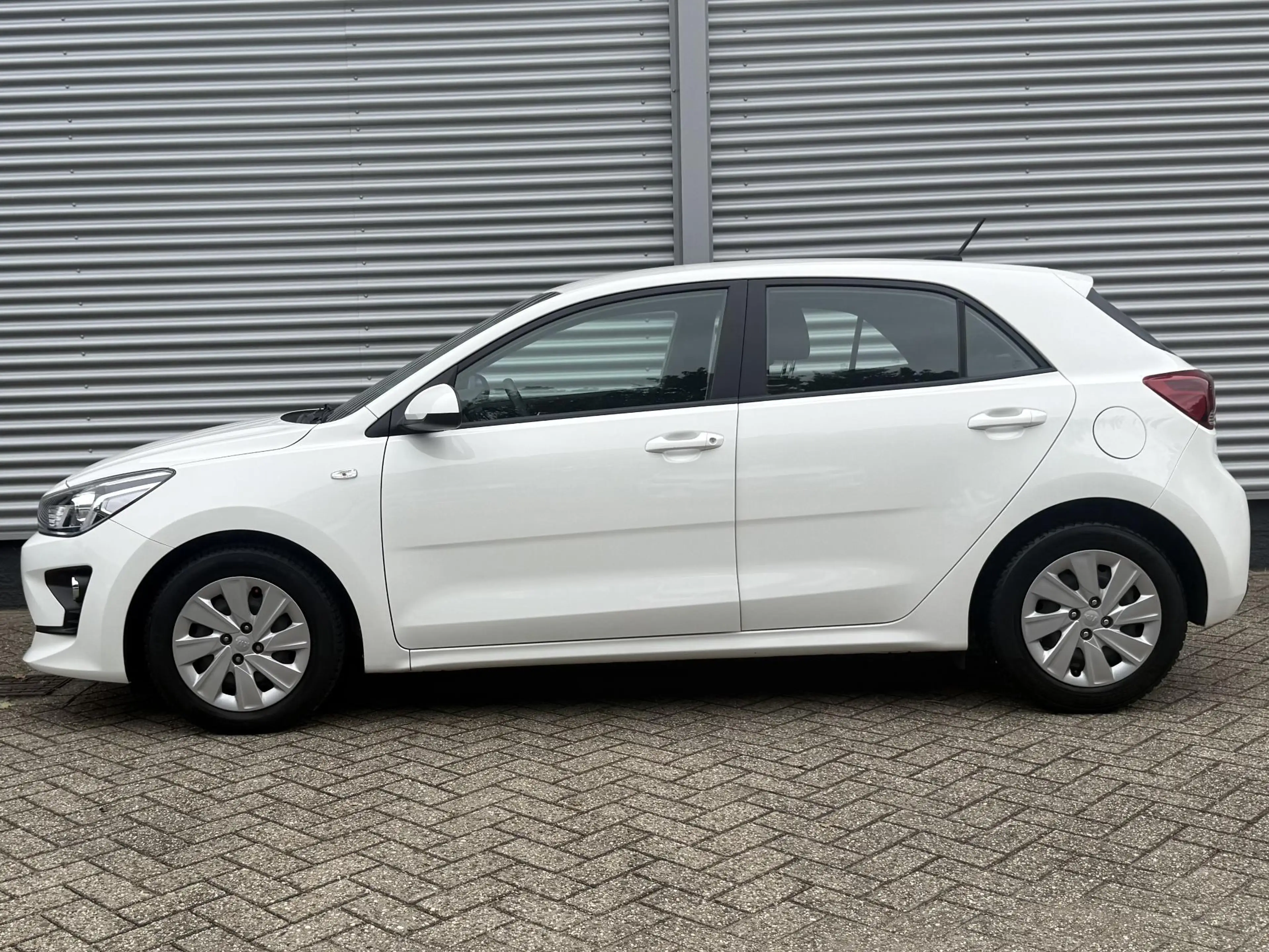 Kia Rio 1.0 T-GDi MHEV ComfortLine — photo 4