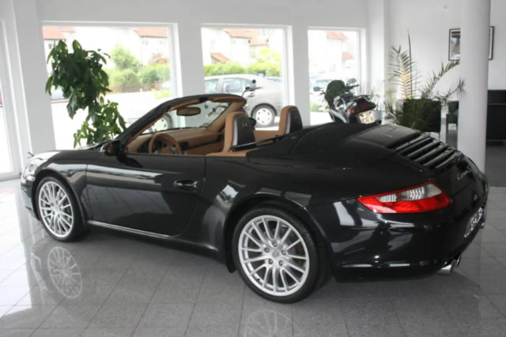 Porsche 997 911 Carrera S Cabriolet Tiptronic S Zwart - 2
