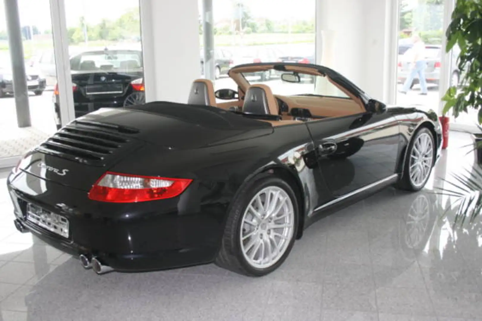 Porsche 997 911 Carrera S Cabriolet Tiptronic S Zwart - 1