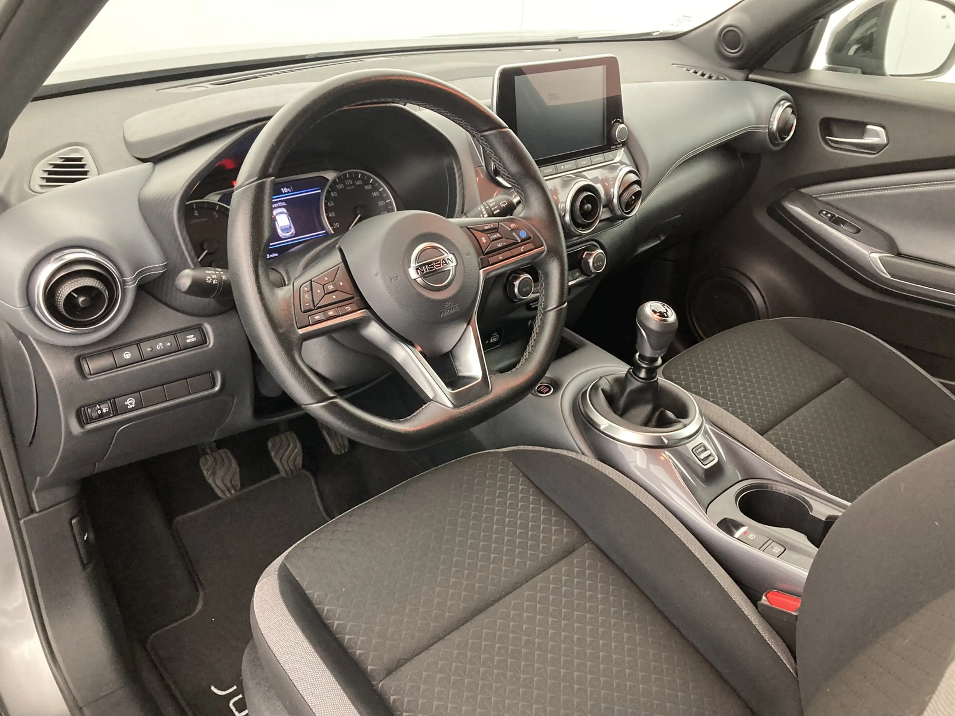 Nissan Juke 1.0 DIG-T 114 N-Design — photo 8