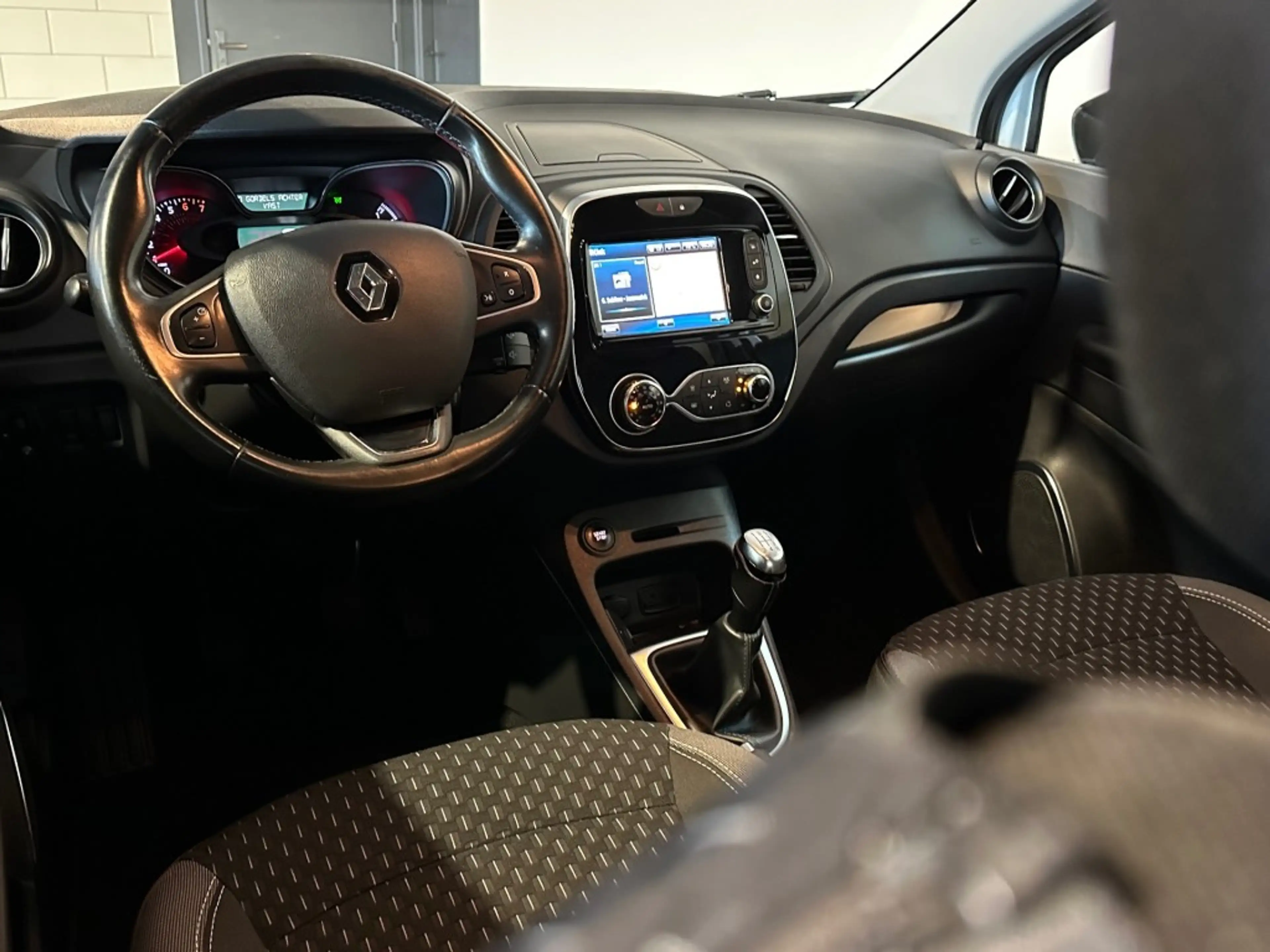 Renault Captur 0.9 TCE INTENS l NAP l TREKHAAK l CAMERA l CRUISE — photo 12