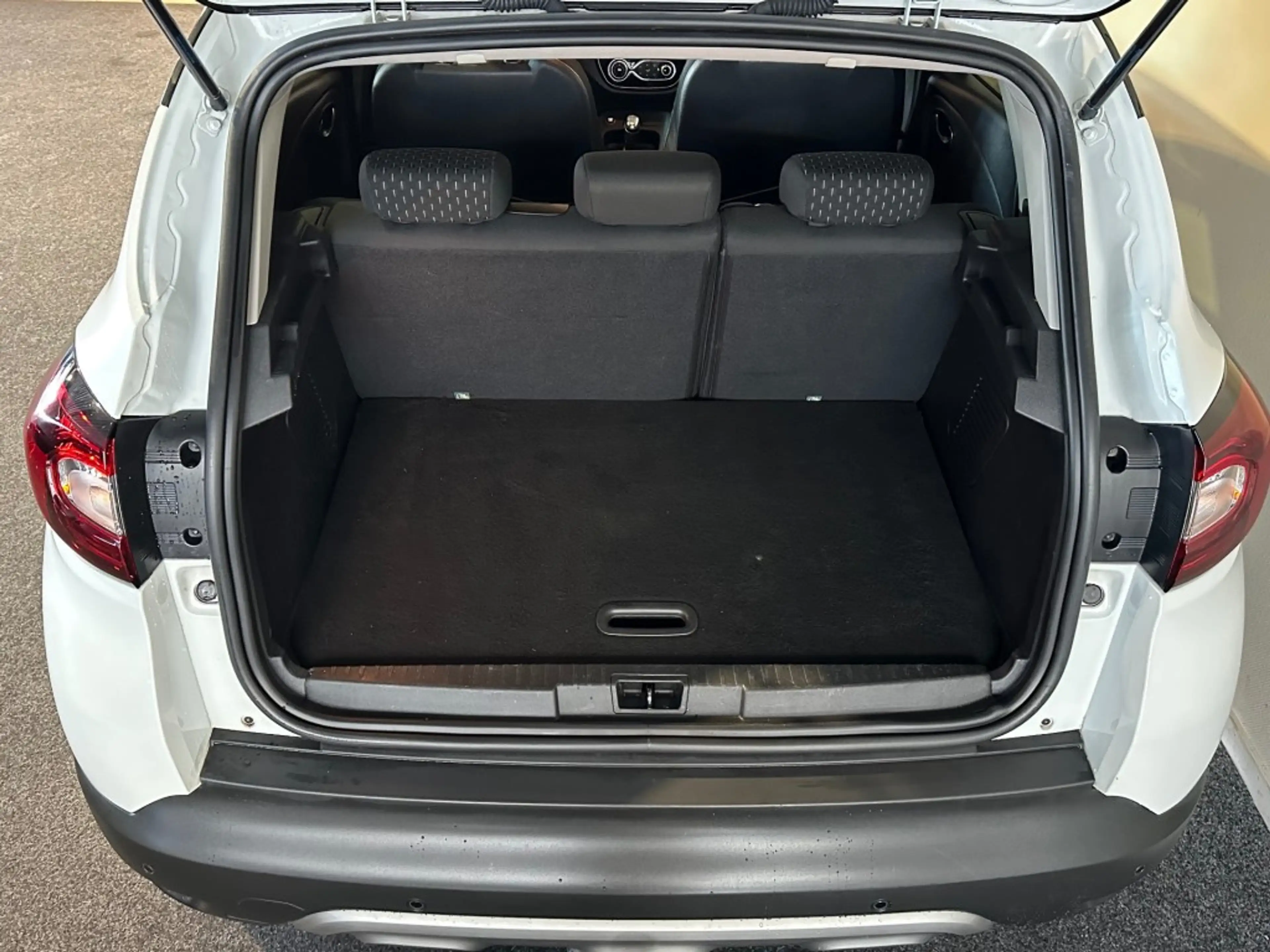Renault Captur 0.9 TCE INTENS l NAP l TREKHAAK l CAMERA l CRUISE — photo 40