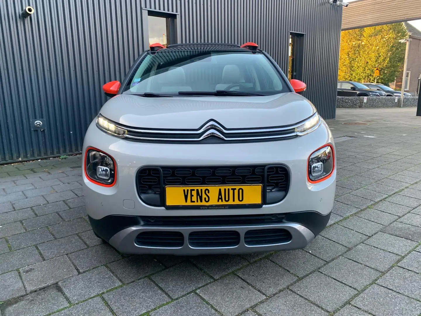 Citroen C3 Aircross 1.2 PureTech S&S Feel, PANO, HEAD-UP Beige - 2