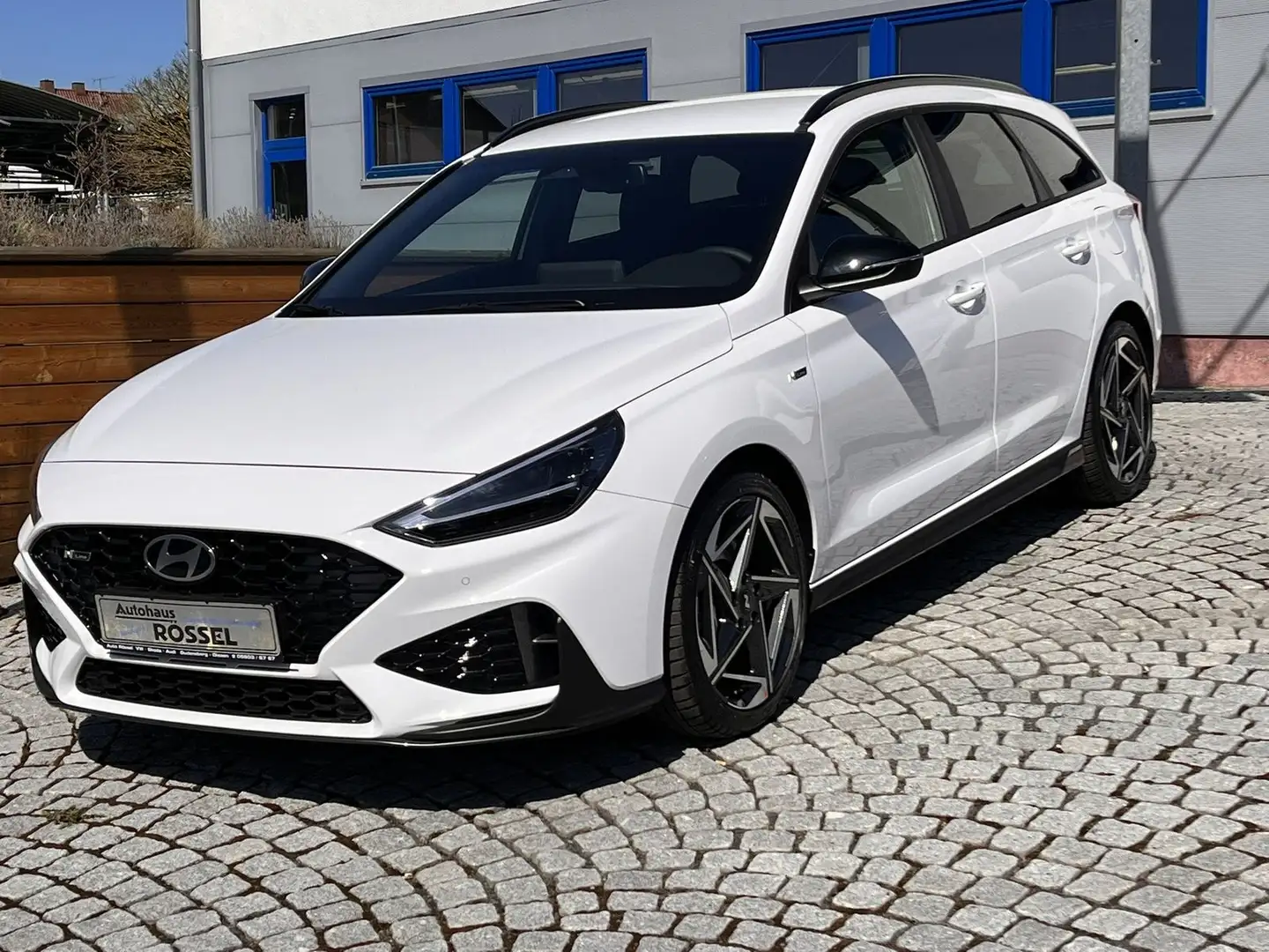 Hyundai i30 Kombi N-Line Facelift 1.5 T-GDI Navi Alu 18" Wit - 2
