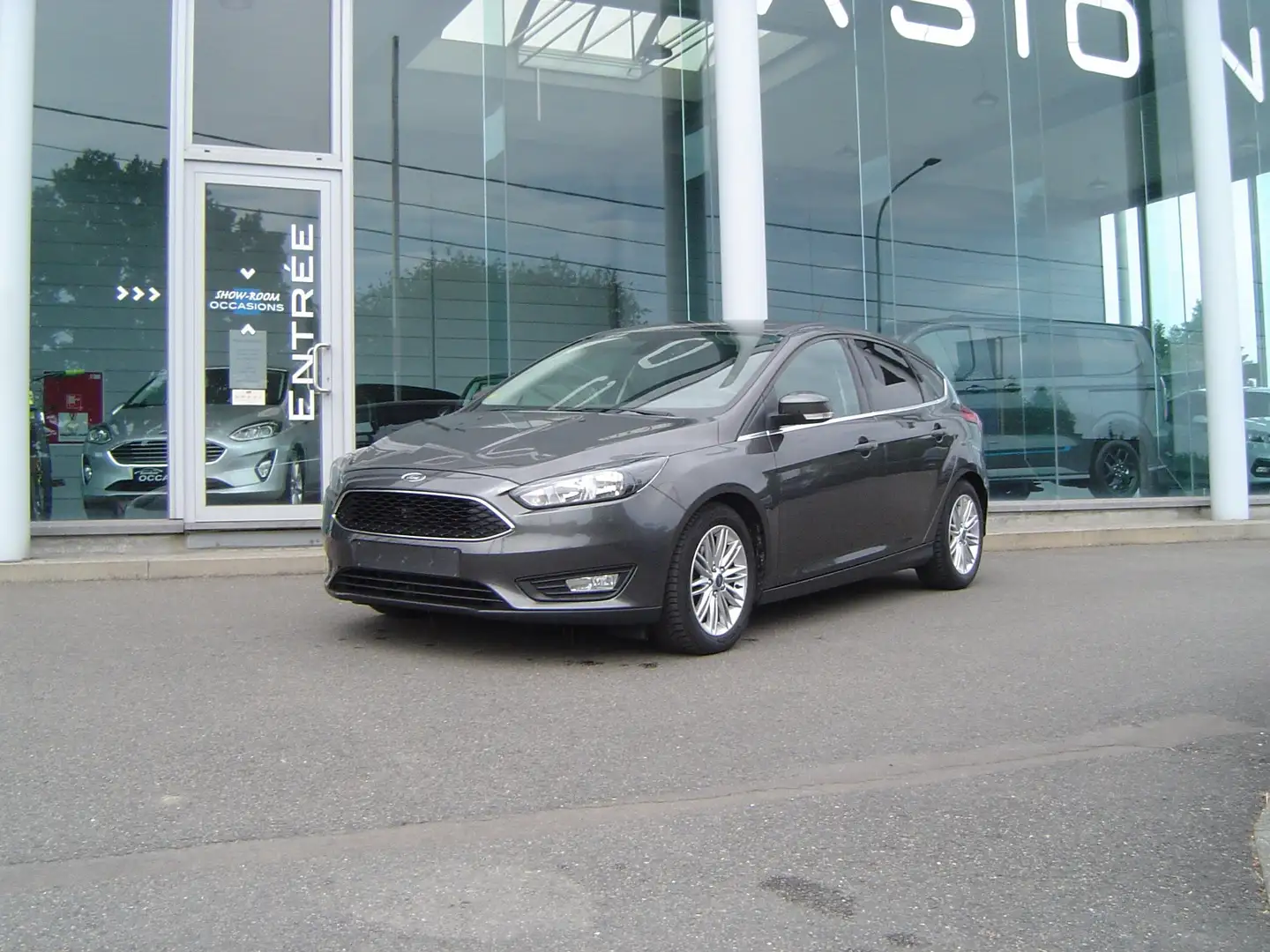 Ford Focus 1.5 TDCi SYNC Edition + GPS Gris - 1