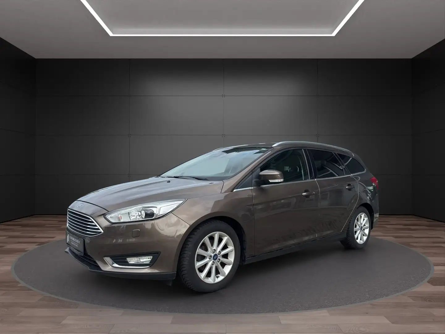 Ford Focus Turnier 1.5 TDCi DPF Start-Stopp-System Titanium Braun - 1