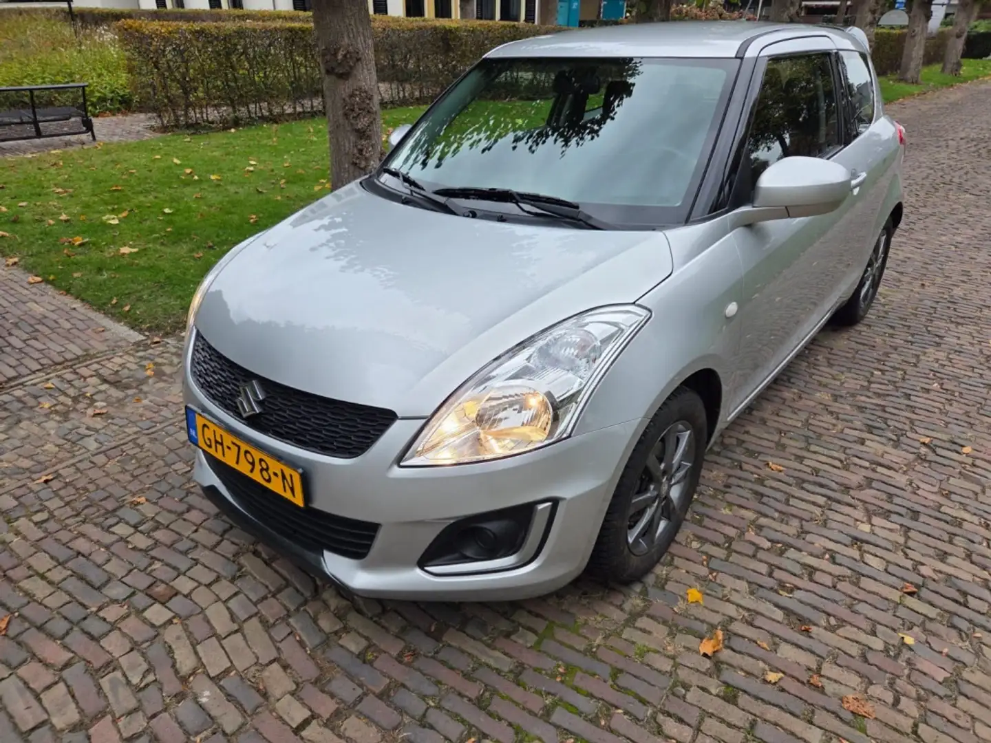 Suzuki Swift 1.2 Comfort EASSS Gris - 1