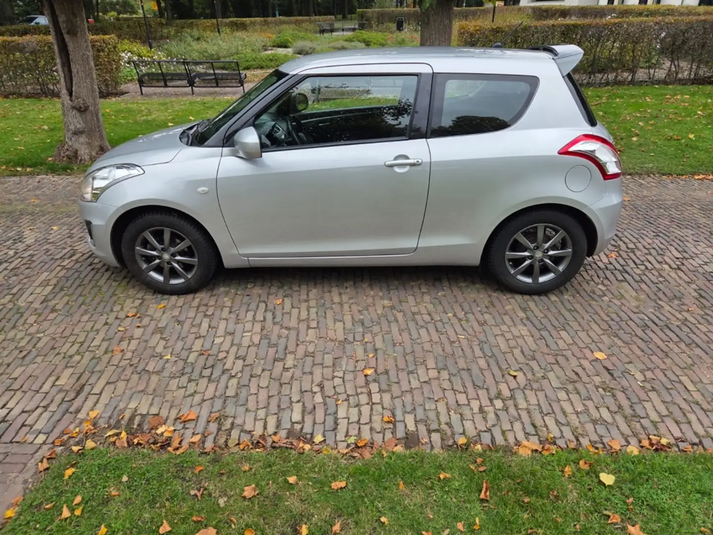 Suzuki Swift 1.2 Comfort EASSS Gris - 2