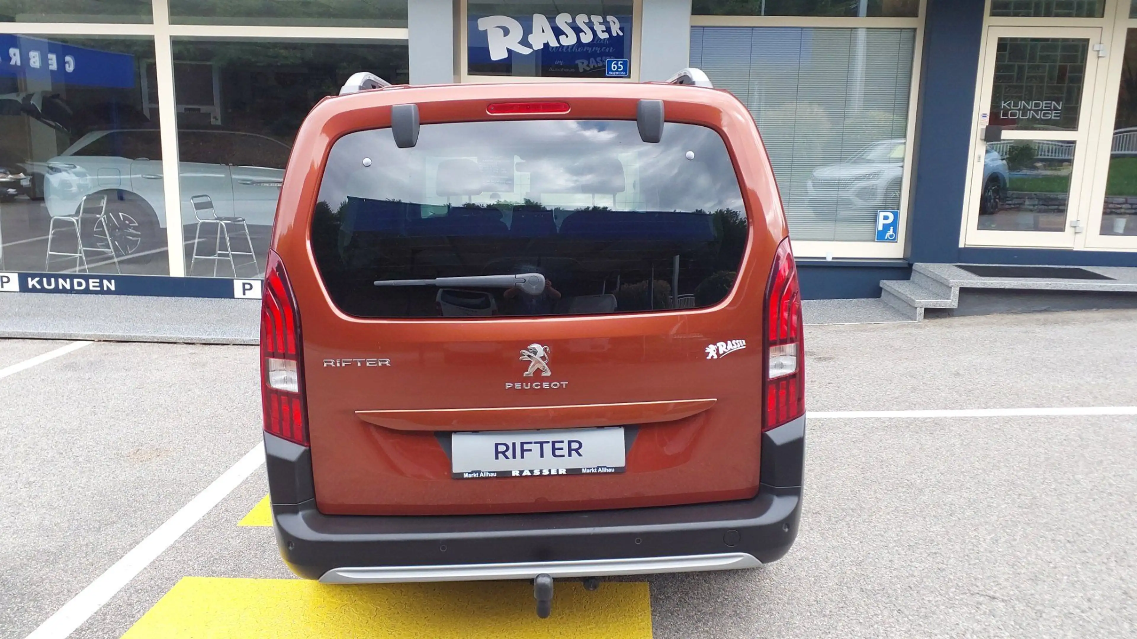 Peugeot Rifter 1.2 PureTech 110 Allure Lang Start&Stop (EU — photo 12