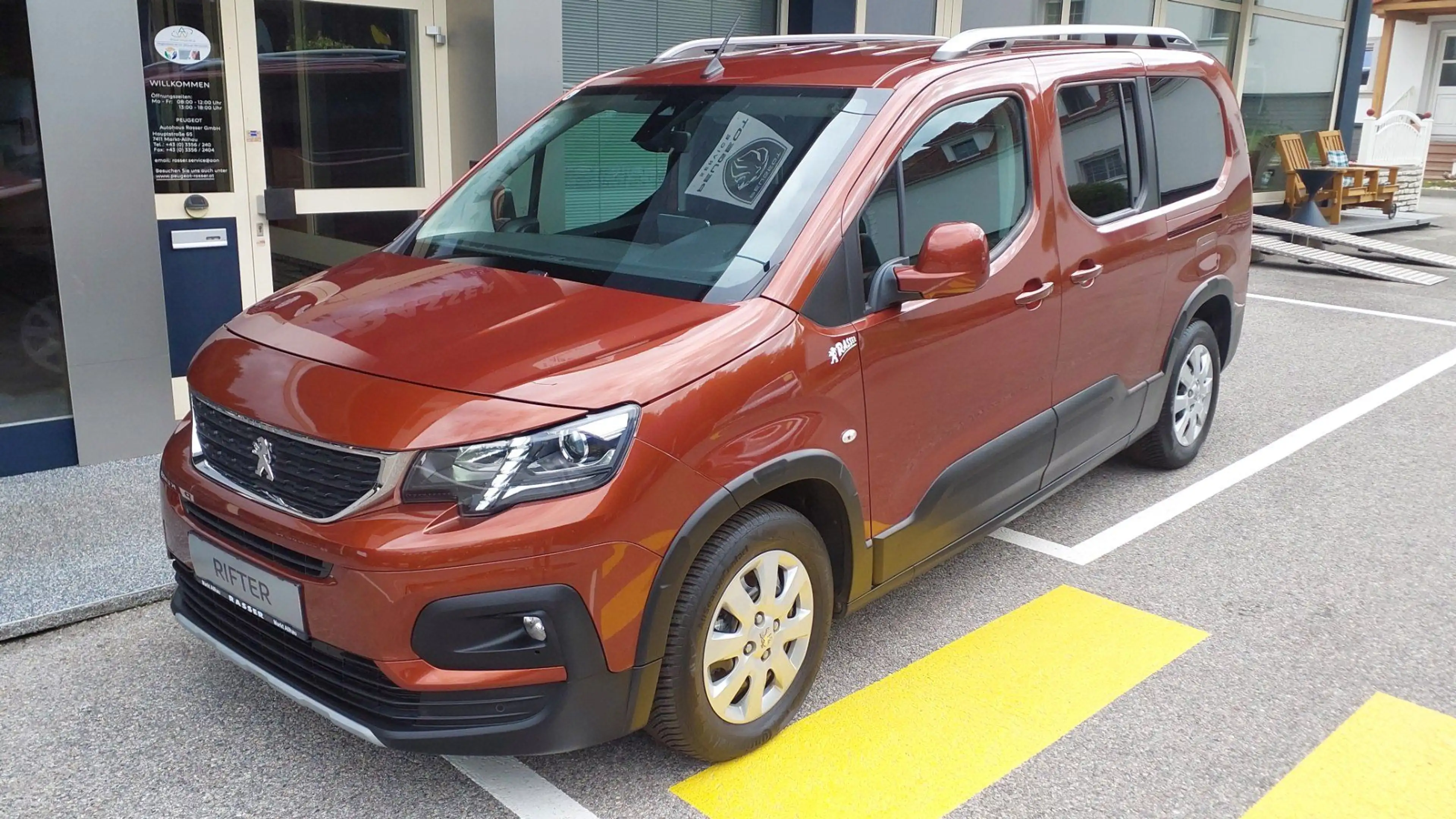 Peugeot Rifter 1.2 PureTech 110 Allure Lang Start&Stop (EU — photo 4